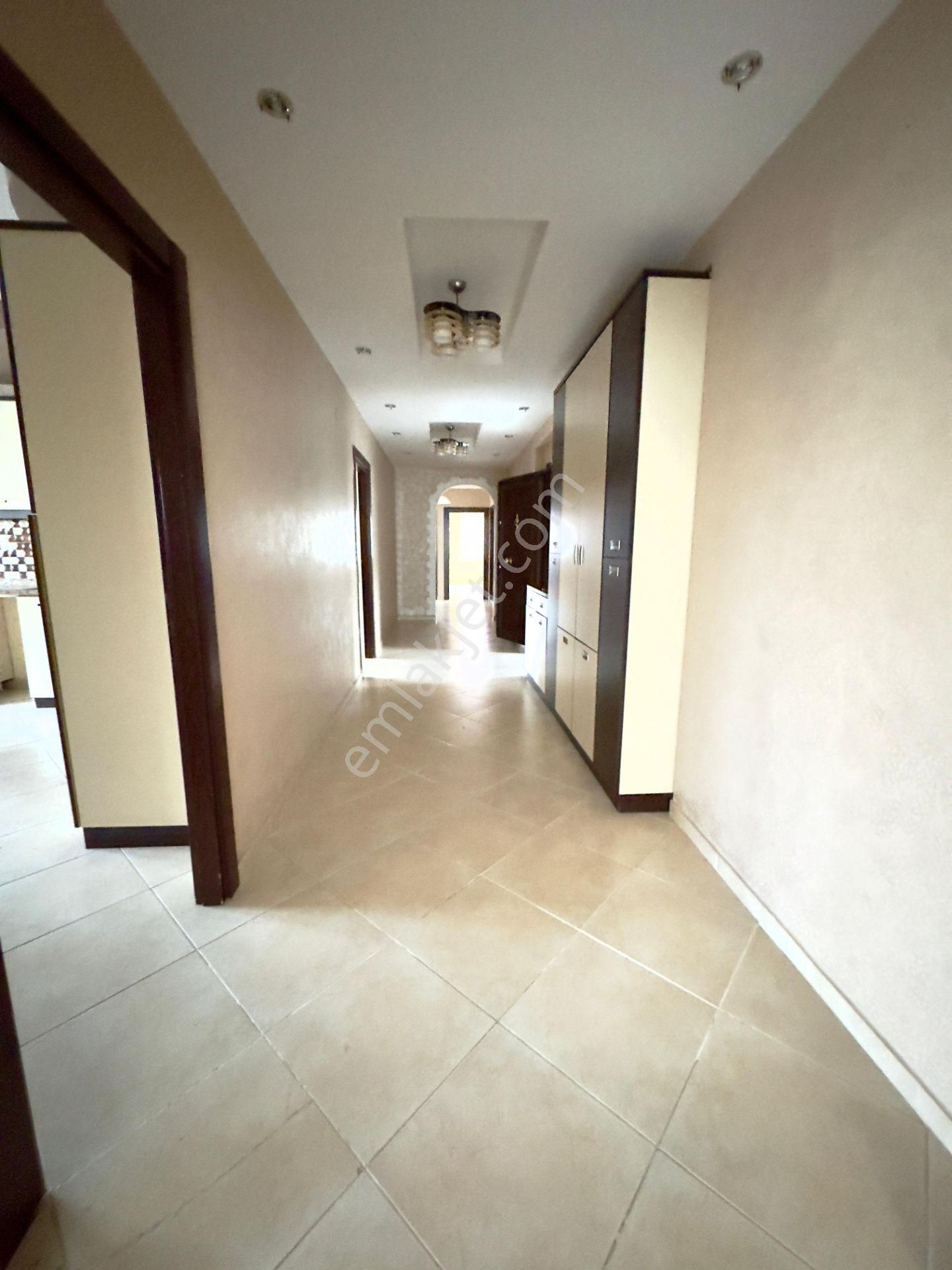 Menderes Mezitlide 330 M² 4 Cephe 3 Balkon Geniş Oturum - Görsel 23