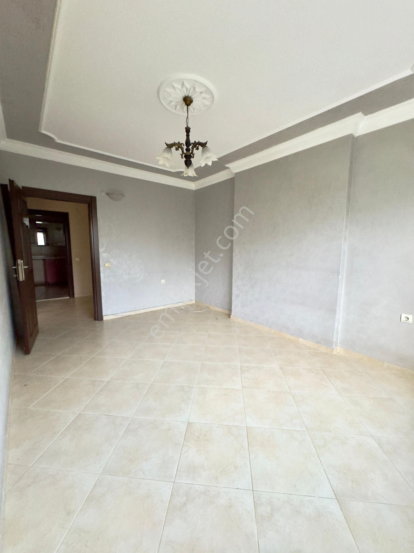 Menderes Mezitlide 330 M² 4 Cephe 3 Balkon Geniş Oturum - Görsel 18