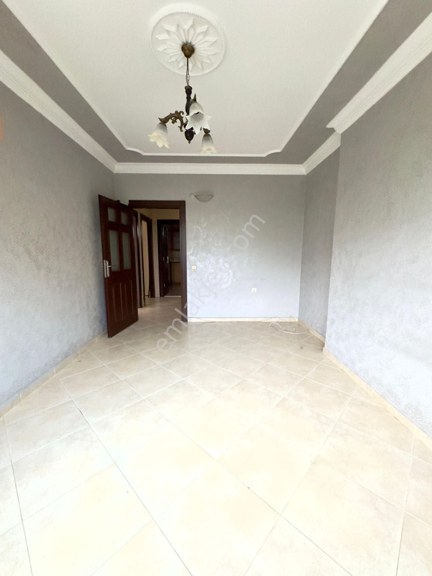 Menderes Mezitlide 330 M² 4 Cephe 3 Balkon Geniş Oturum - Görsel 17