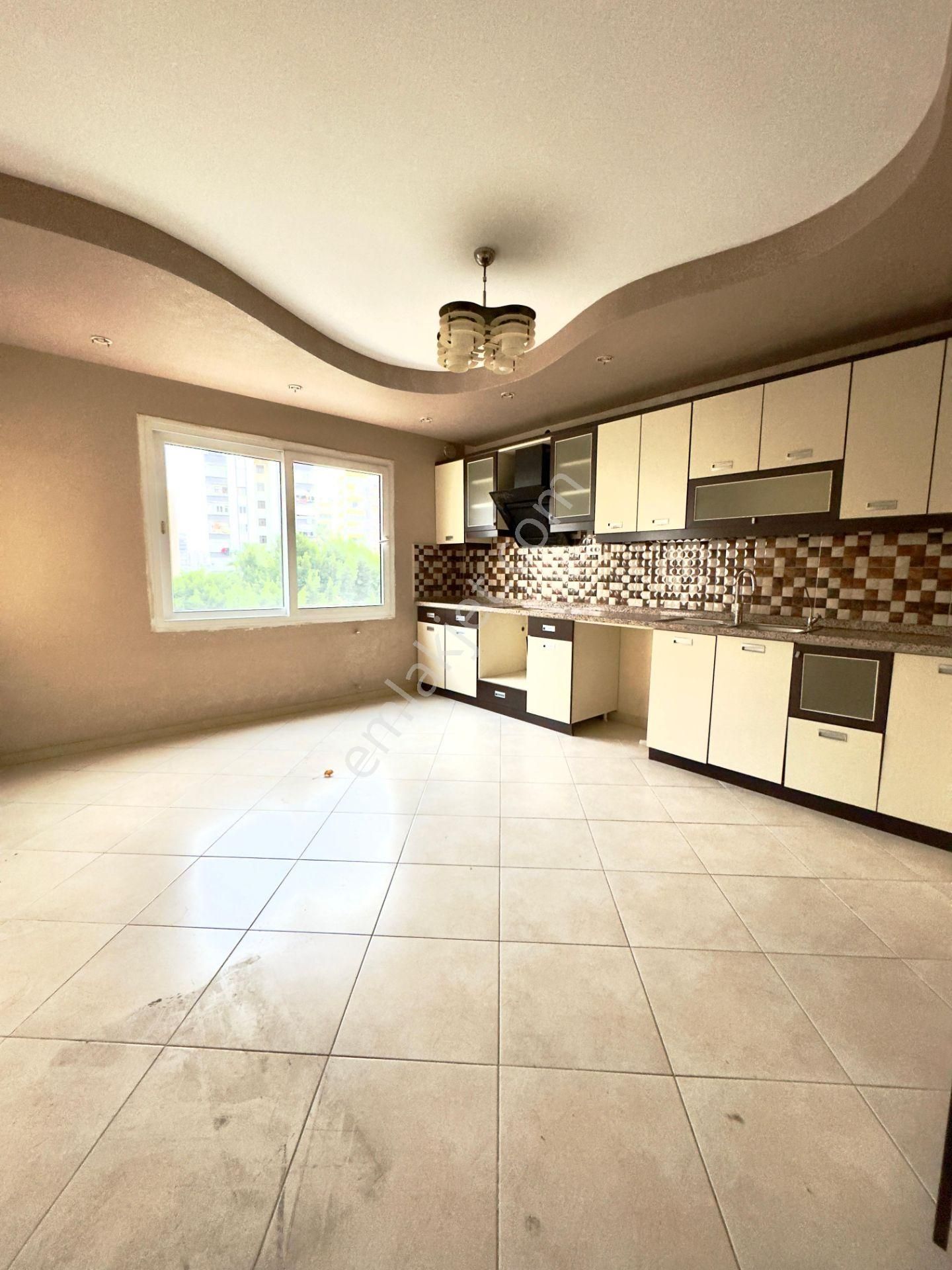 Menderes Mezitlide 330 M² 4 Cephe 3 Balkon Geniş Oturum - Görsel 5