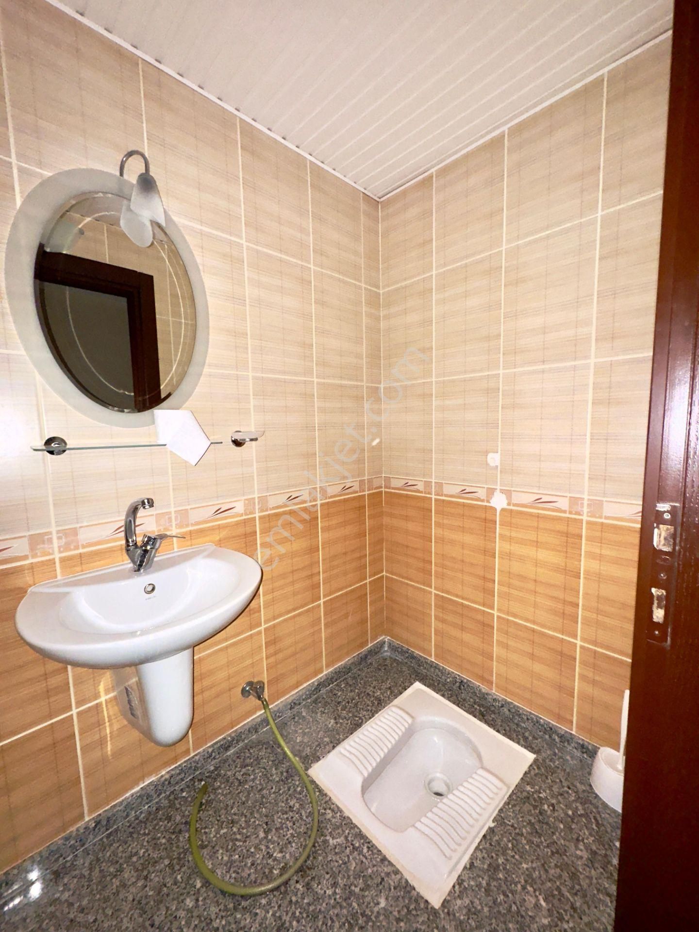 Menderes Mezitlide 330 M² 4 Cephe 3 Balkon Geniş Oturum - Görsel 28