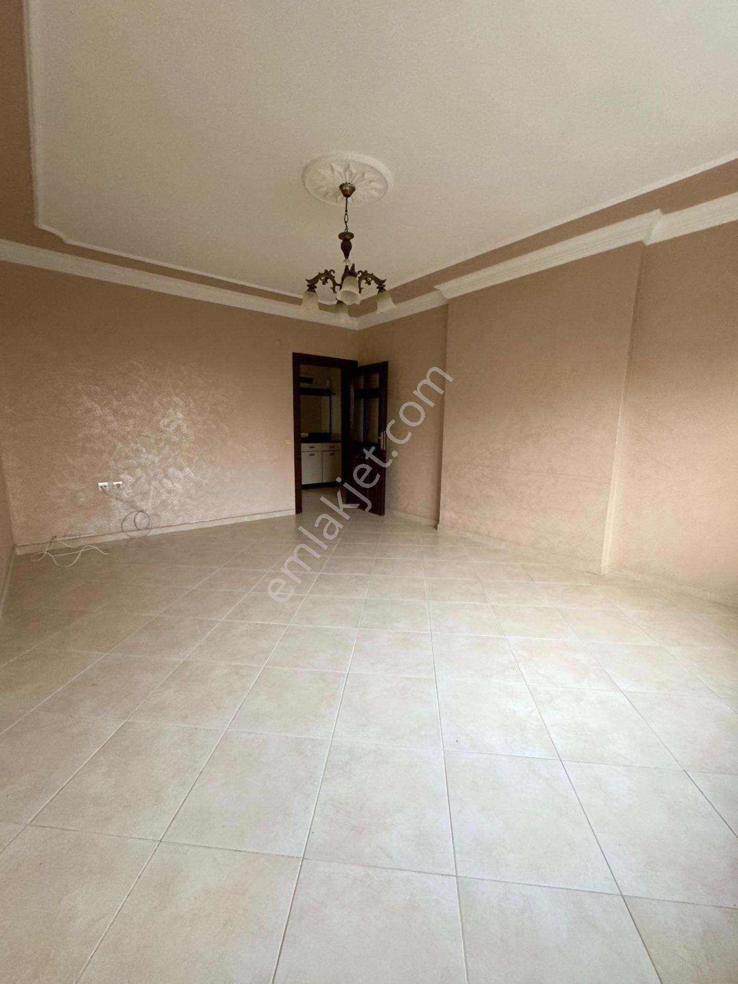 Menderes Mezitlide 330 M² 4 Cephe 3 Balkon Geniş Oturum - Görsel 8