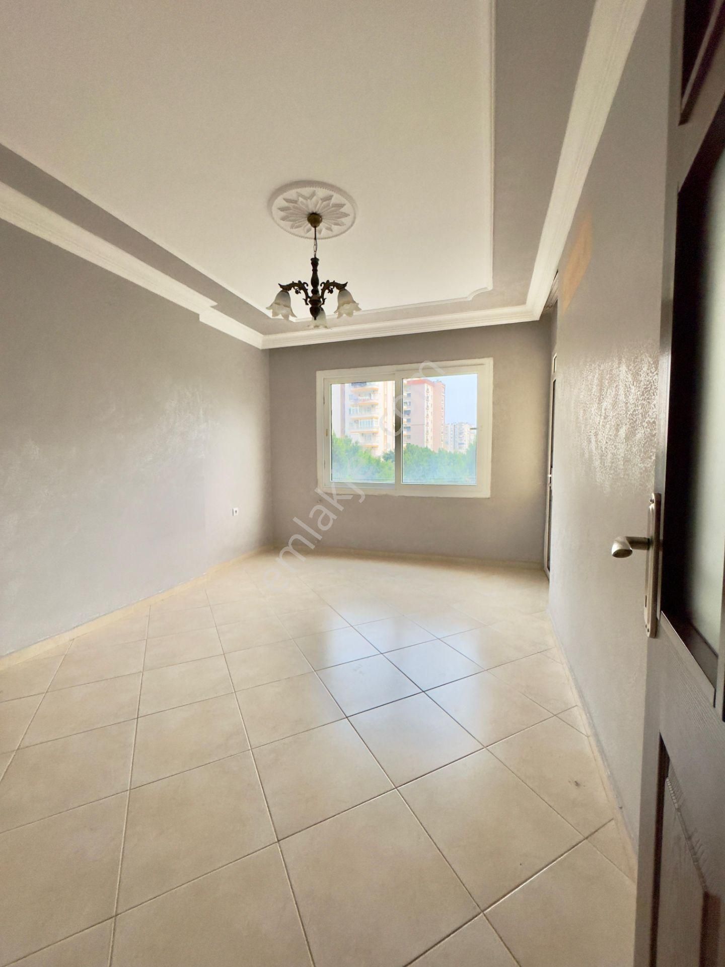 Menderes Mezitlide 330 M² 4 Cephe 3 Balkon Geniş Oturum - Görsel 16