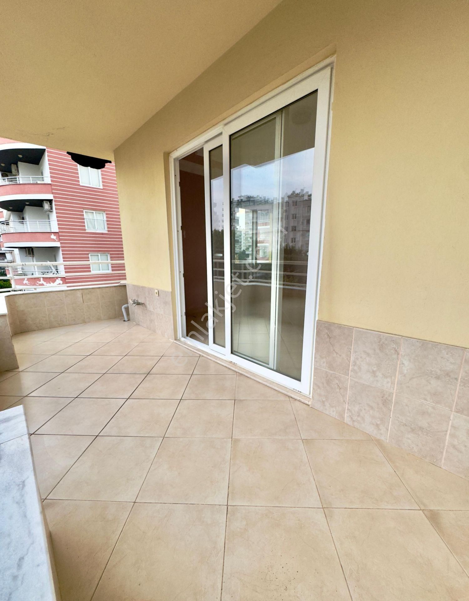 Menderes Mezitlide 330 M² 4 Cephe 3 Balkon Geniş Oturum - Görsel 25