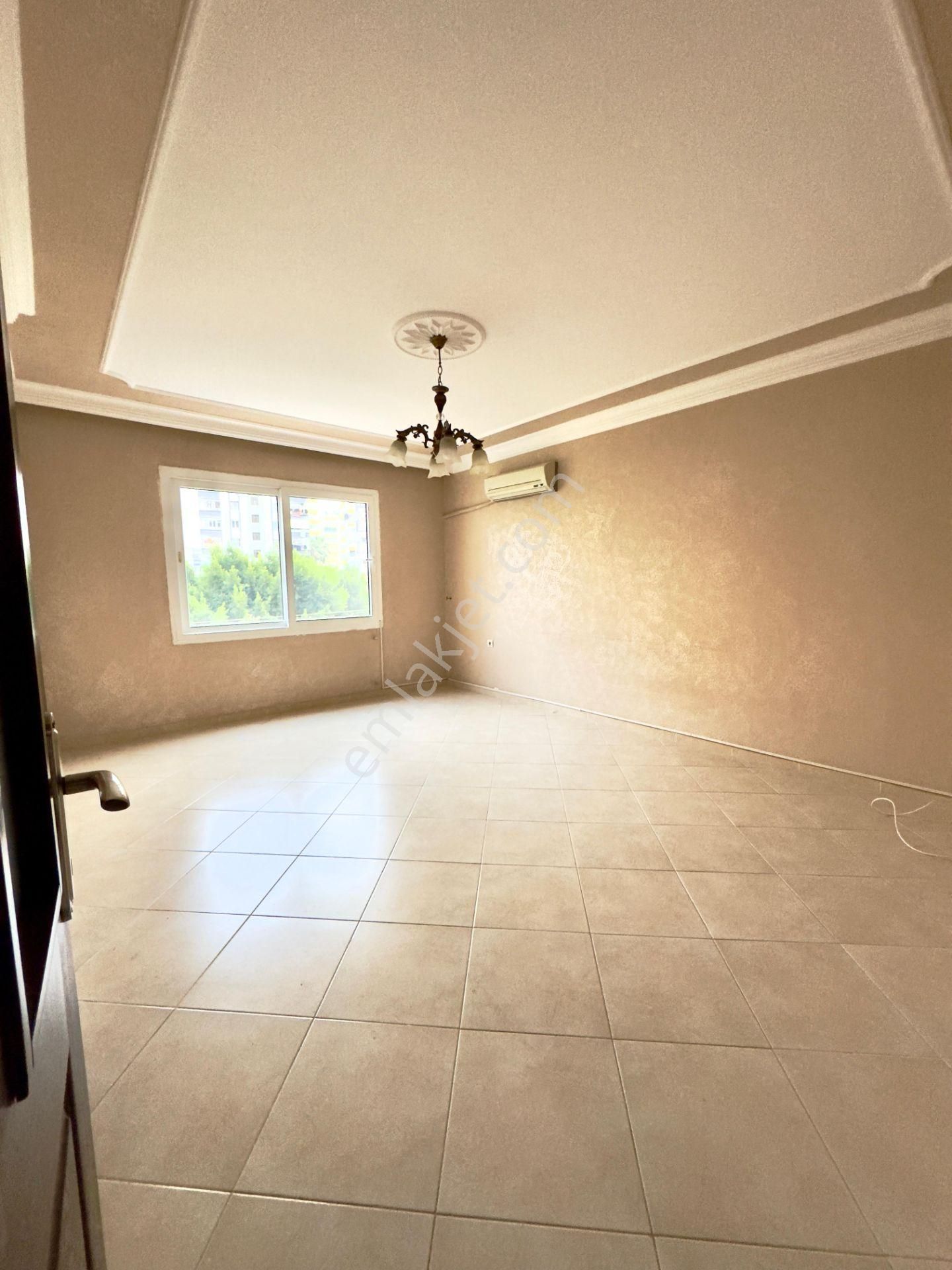 Menderes Mezitlide 330 M² 4 Cephe 3 Balkon Geniş Oturum - Görsel 7