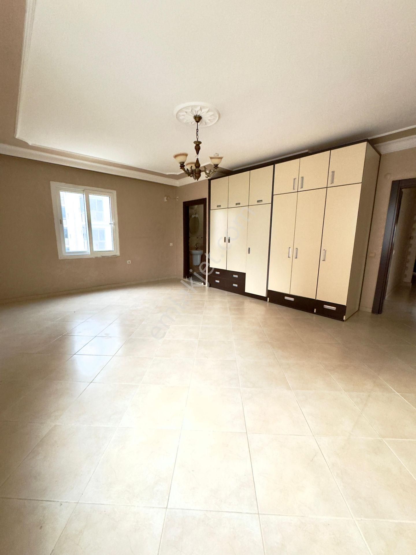 Menderes Mezitlide 330 M² 4 Cephe 3 Balkon Geniş Oturum - Görsel 15