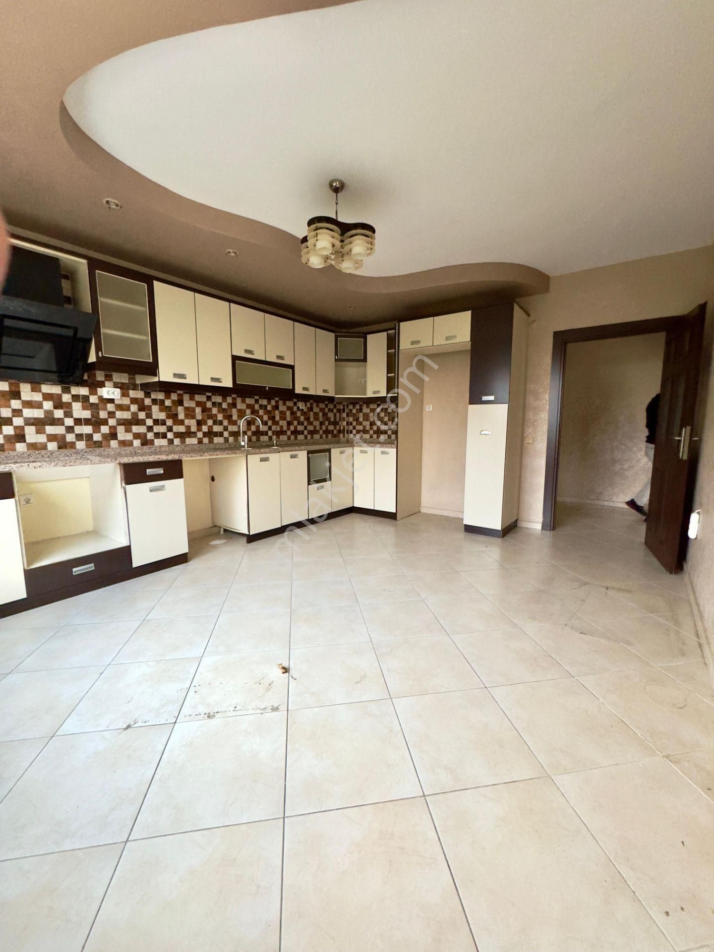 Menderes Mezitlide 330 M² 4 Cephe 3 Balkon Geniş Oturum - Görsel 6