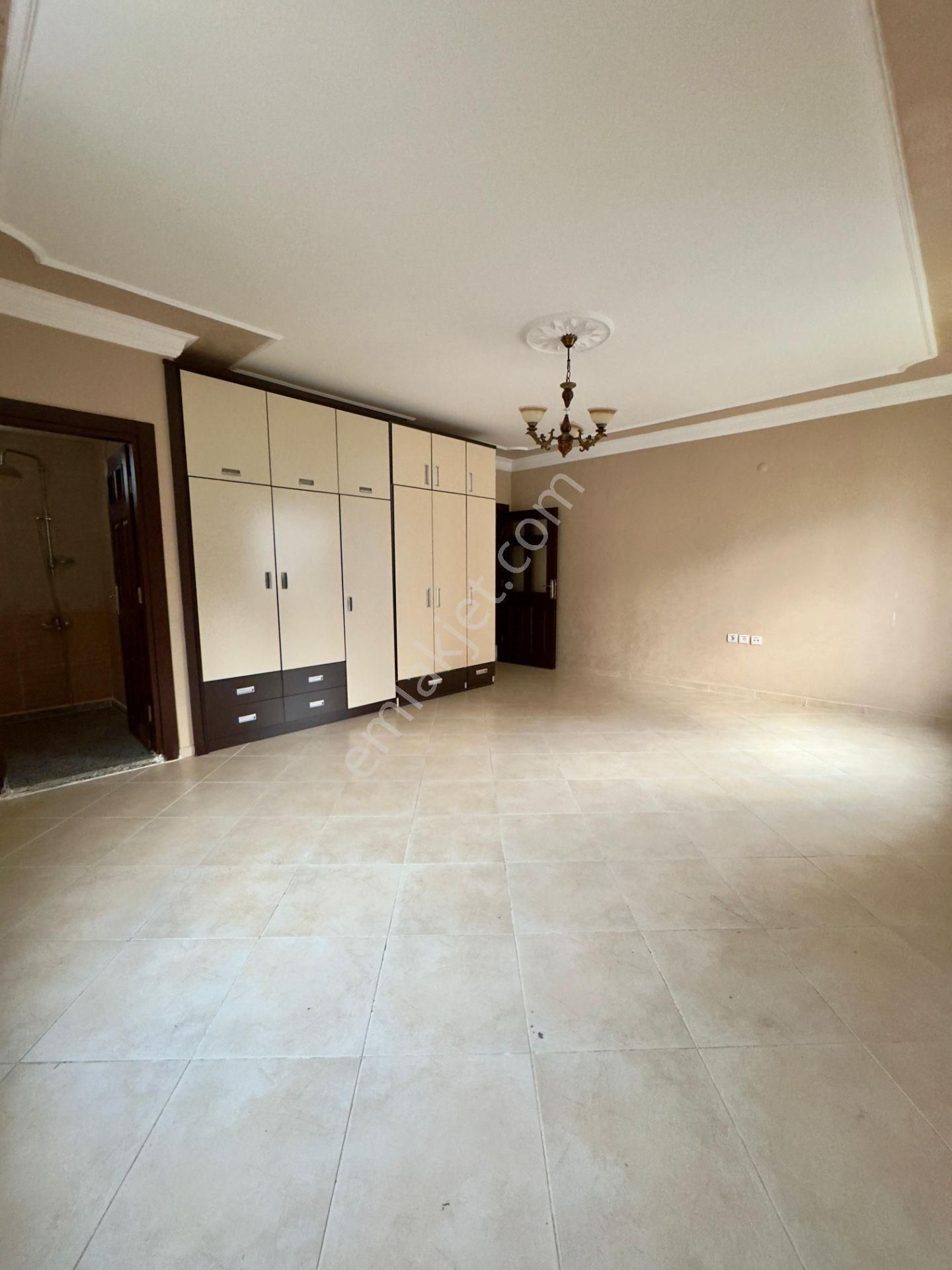 Menderes Mezitlide 330 M² 4 Cephe 3 Balkon Geniş Oturum - Görsel 14