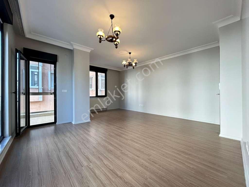 İdealtepe'de Muazzam Konumda Arakat Ön Cephe 3+1 Daire - Görsel 6