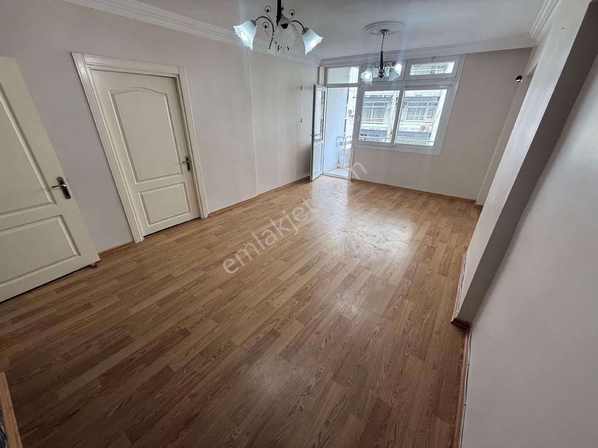 Yeşilyurt Mahallesi Evren Sitesinde