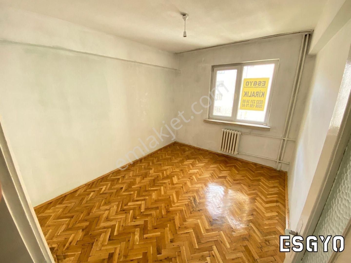 Esgyo'dan K. Toprak Mh Güçlü Sitesi 3+1 Ara Kat Kiralık Daire - Görsel 21