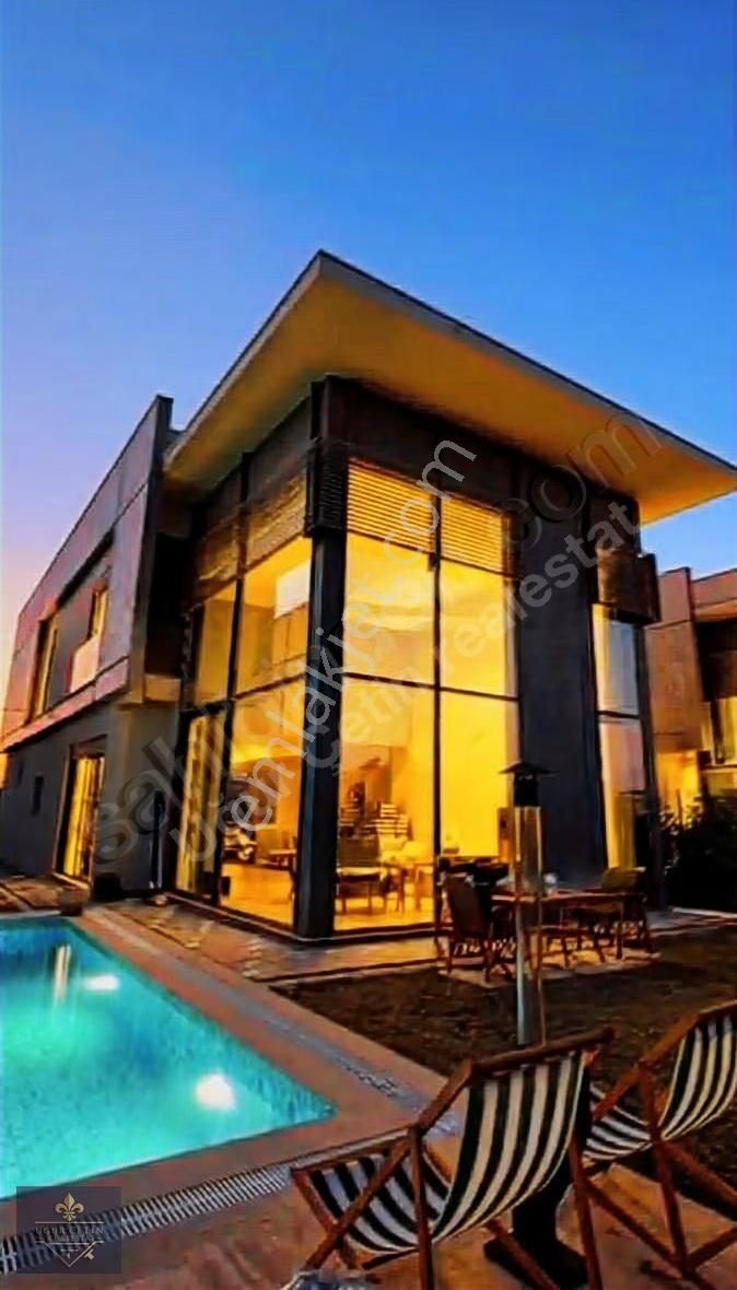 Müstakil Havuzlu Ve Bahçeli 6+1 Villa - Görsel 26