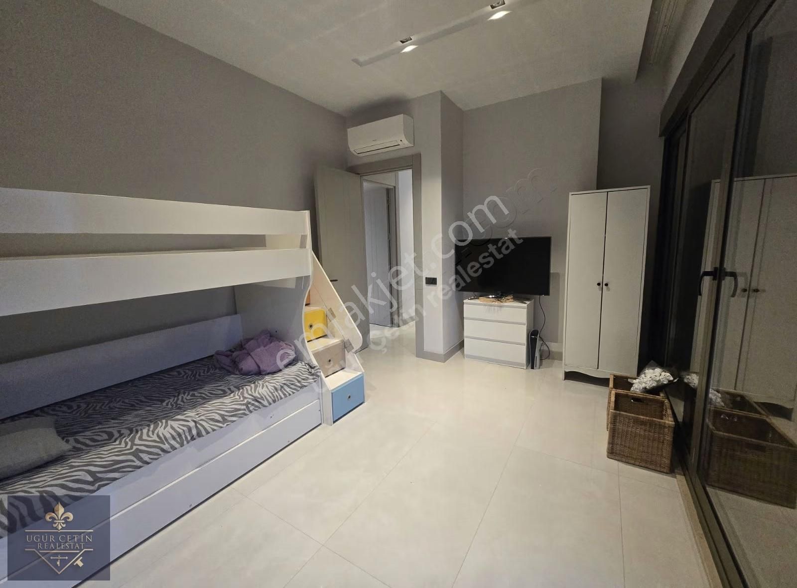 Müstakil Havuzlu Ve Bahçeli 6+1 Villa - Görsel 28