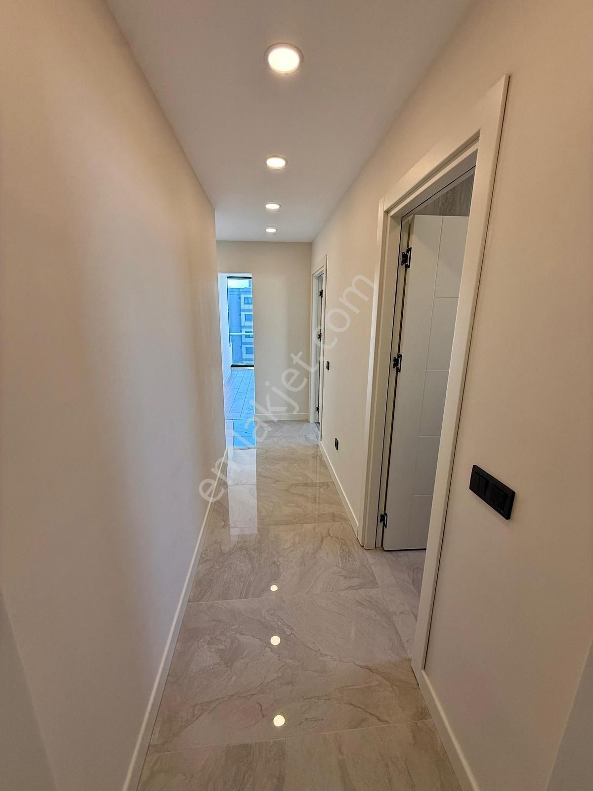 Göztepe'de 2+1 Net 80m2 Ebv Banyolu Kısmi Deniz Manzaralı Fırsat - Görsel 5