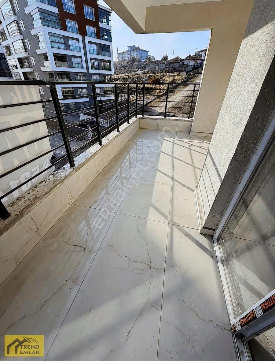 Trend'den Ebeveyn+teras Güney Cephe 3.kat Ön Cephe Sıfır 135m2** - Görsel 24