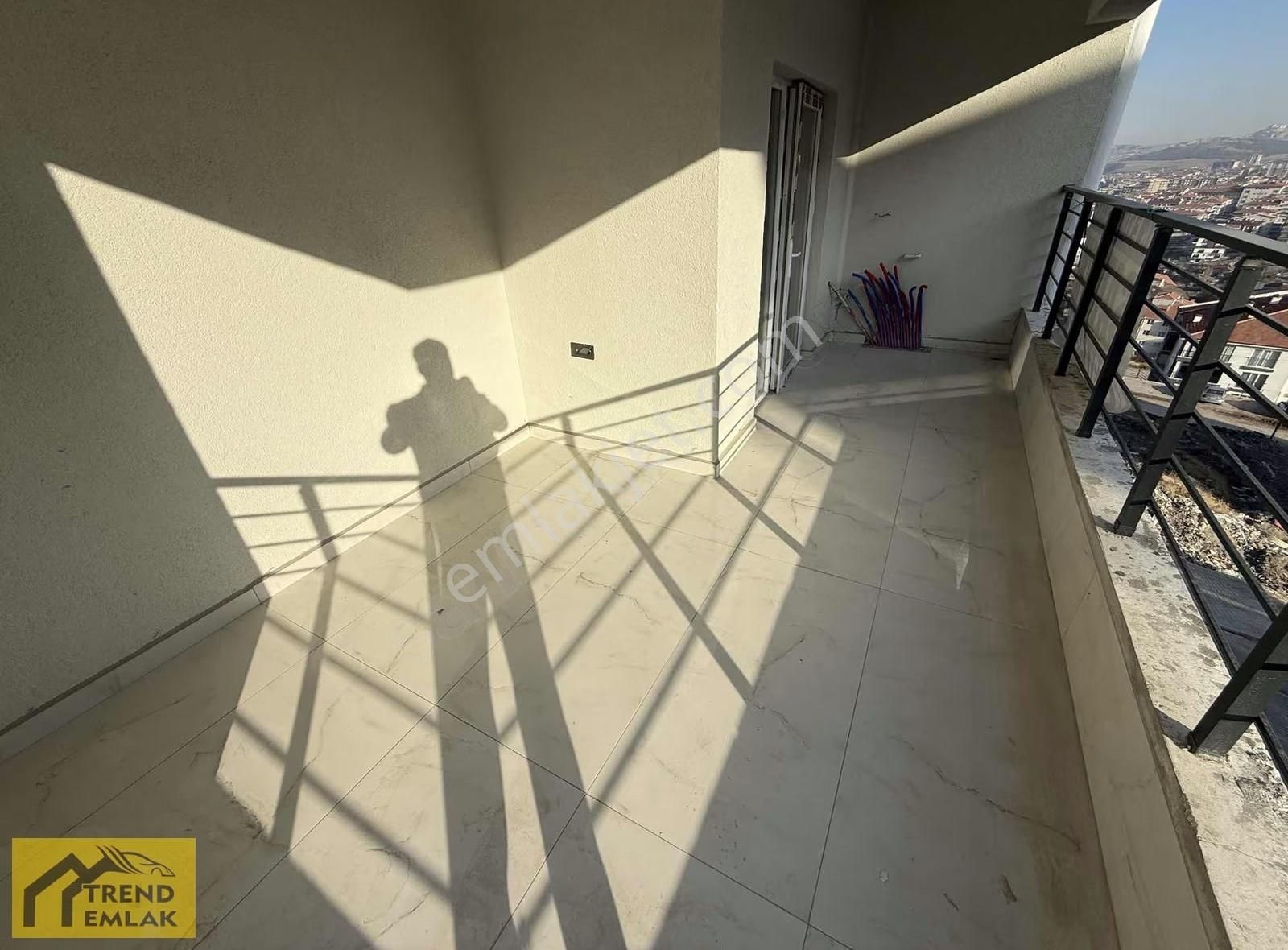 Trend'den Ebeveyn+teras Güney Cephe 3.kat Ön Cephe Sıfır 135m2** - Görsel 17