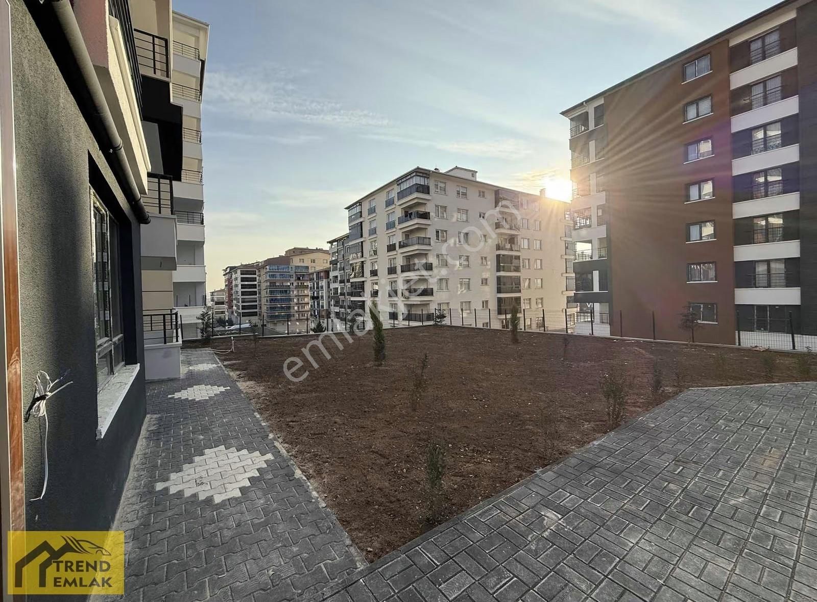 Trend'den Migros Karşısı 4.kat Güney Cephe Ebeveyn+giyinme 140m2 - Görsel 32