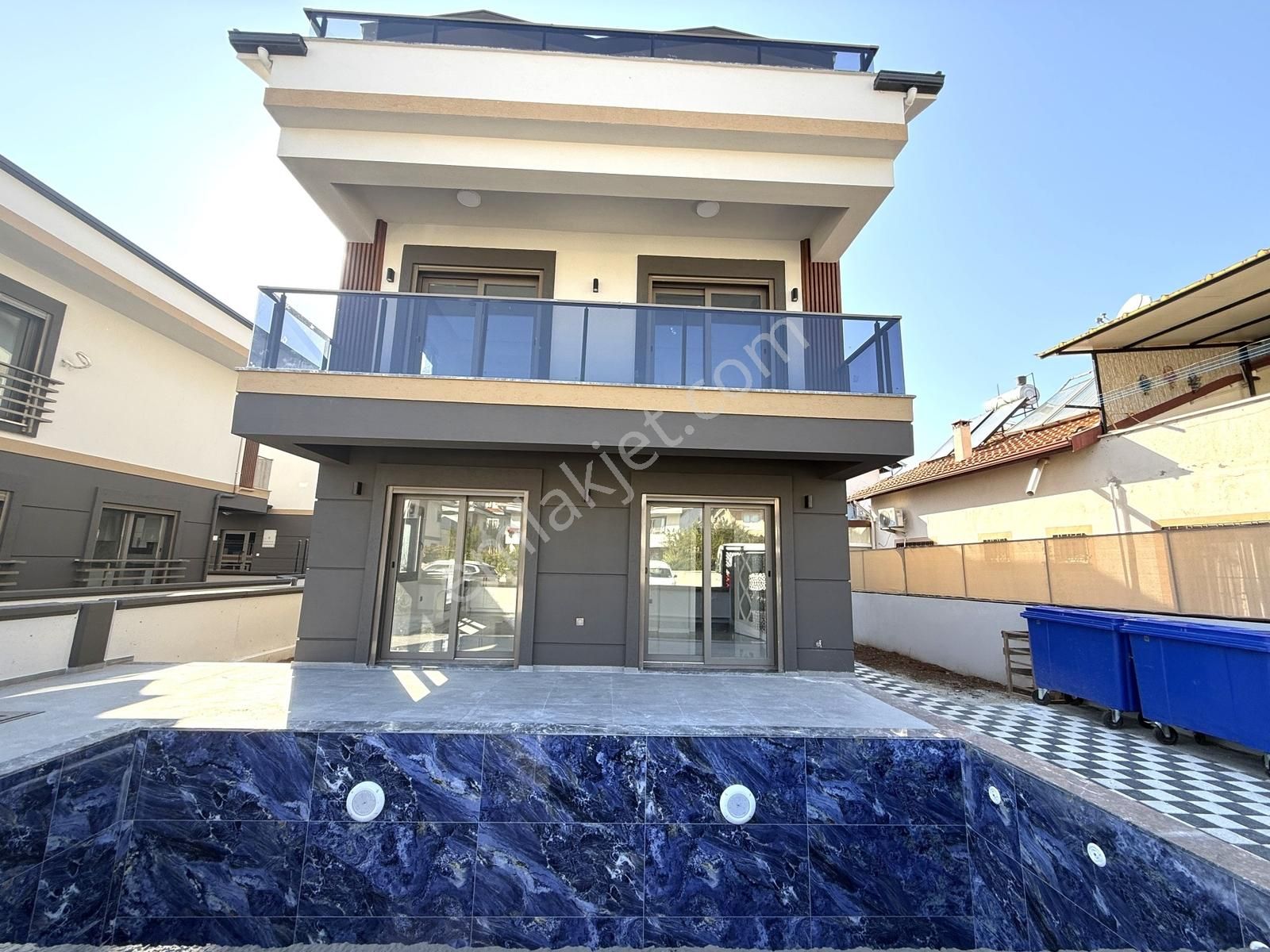 İza Yatırım Emlaktan Satılık Fırsat Müstakil Havuzlu Villa - Görsel 6