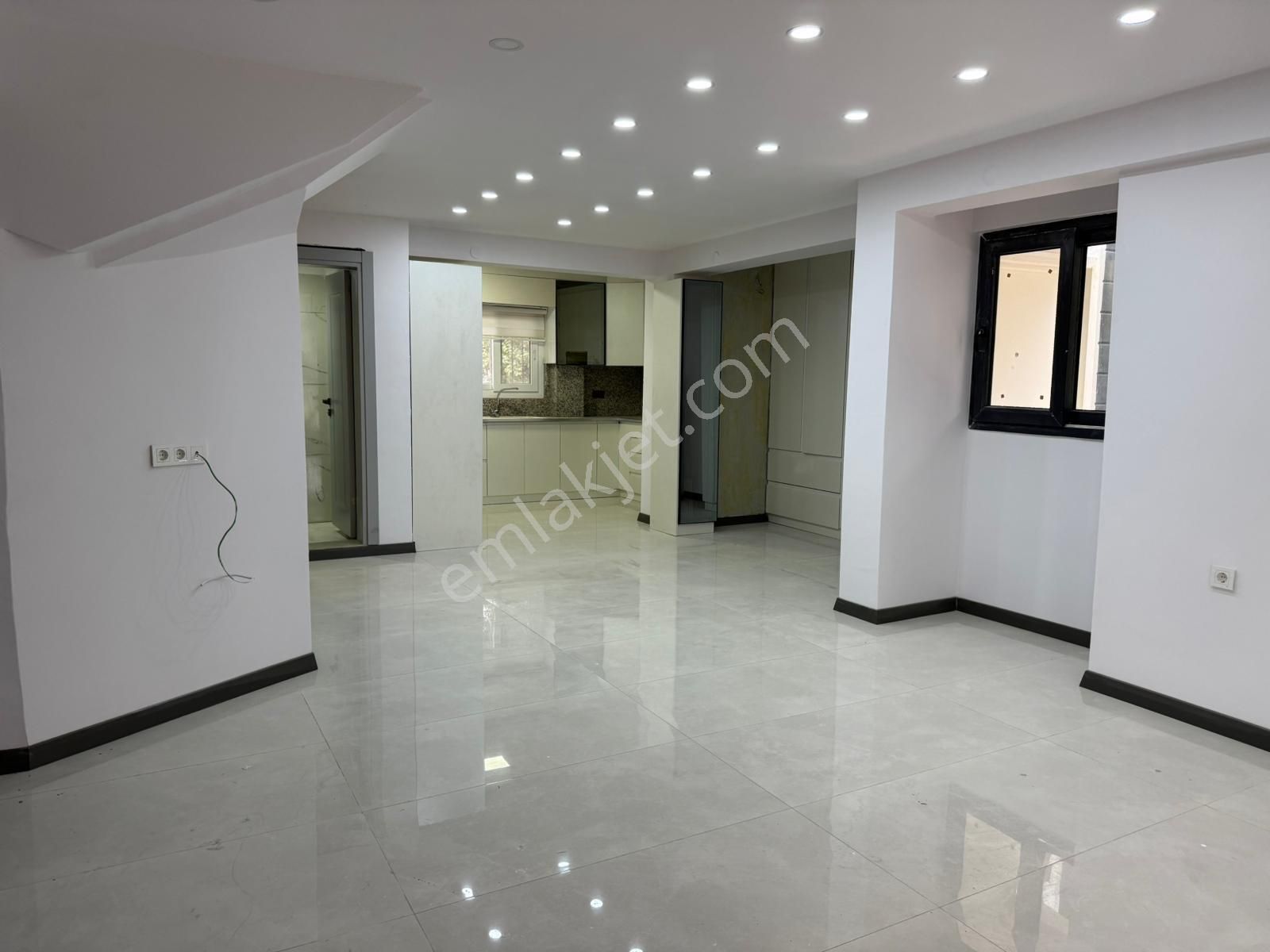 Didim Çamlık Mah.satılık 4+1 Full Yeni Tadilatlı Villa - Görsel 2