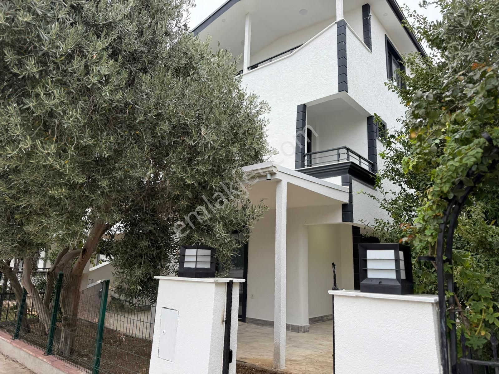 Didim Çamlık Mah.satılık 4+1 Full Yeni Tadilatlı Villa