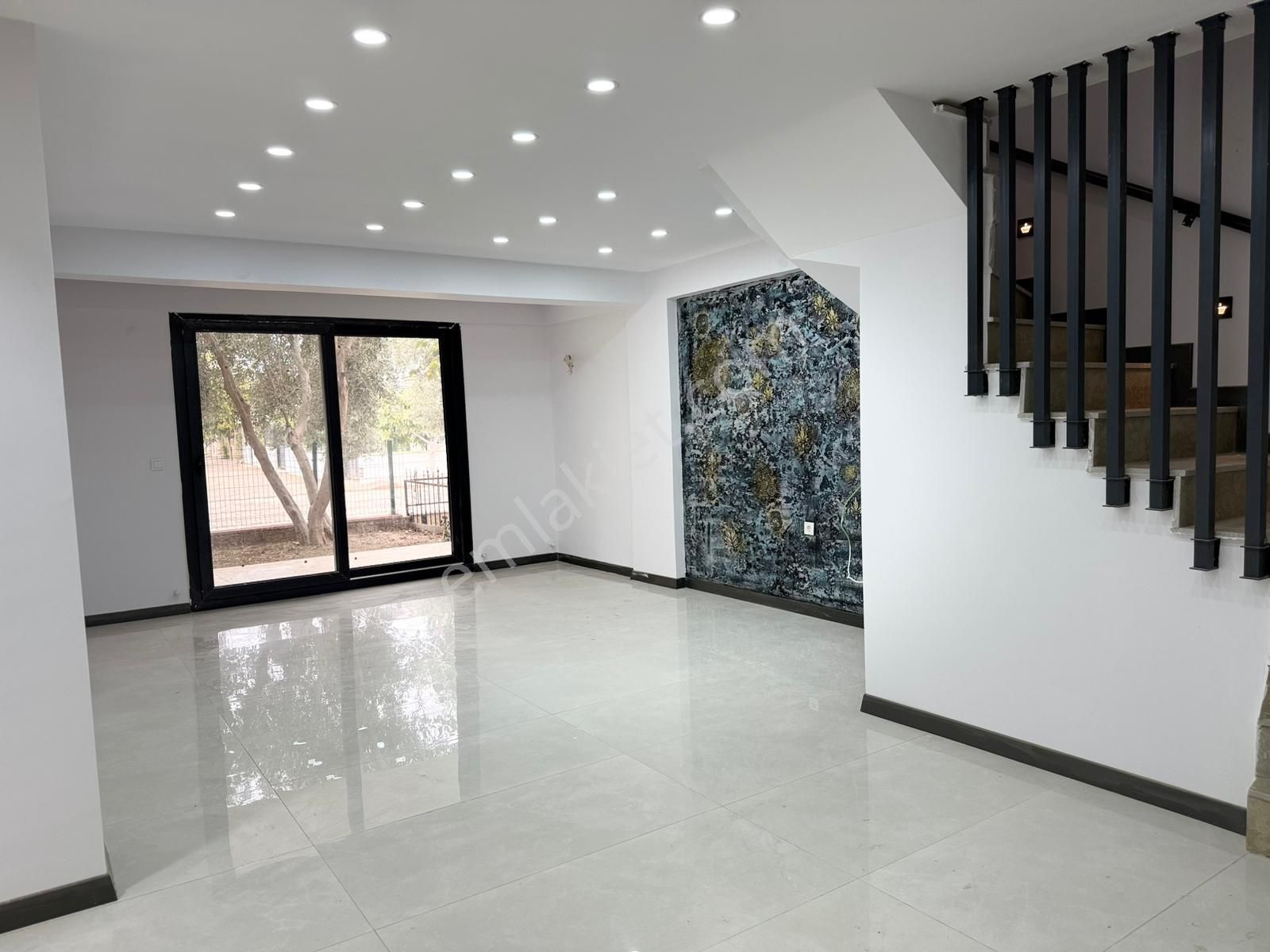 Didim Çamlık Mah.satılık 4+1 Full Yeni Tadilatlı Villa - Görsel 3