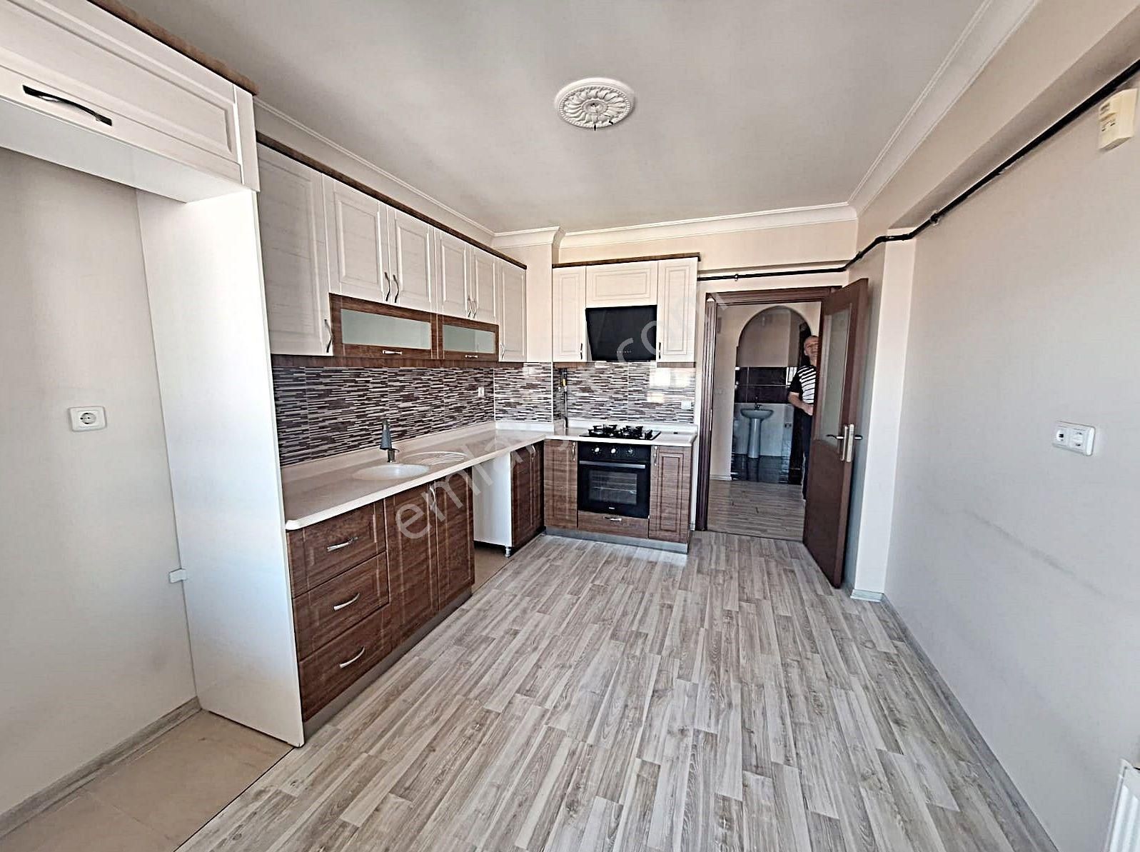 Cihandan Burç Mah Nülüfer Cadde Üzeri Sevale Çok Yakın 3+1 Daire - Görsel 2