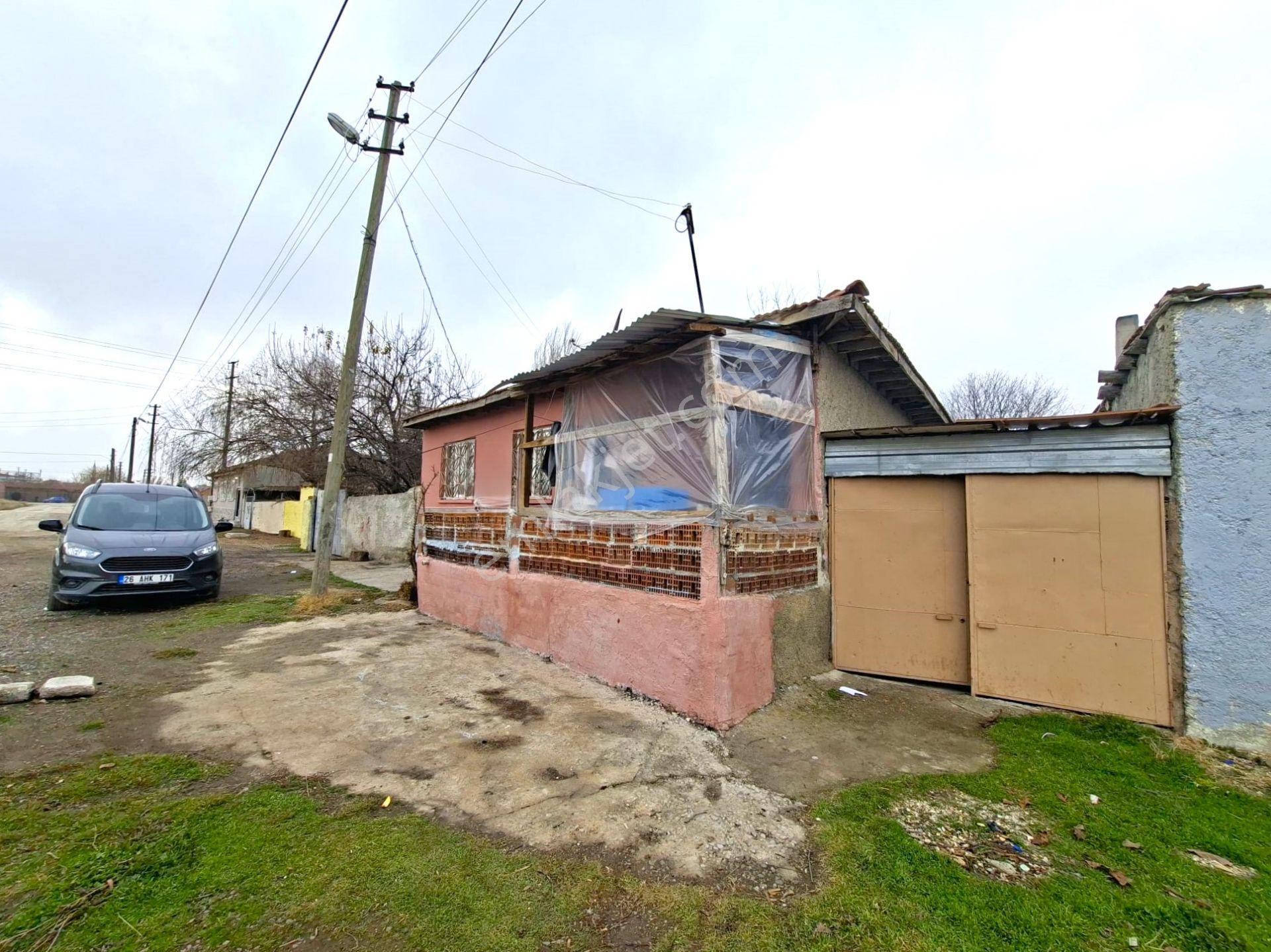 Recep Ümit'ten Fevziçakmak Mahallesinde Satılık 301 M2 Geniş Ferah Bahçeli Müstakil Yer Evi. - Görsel 31