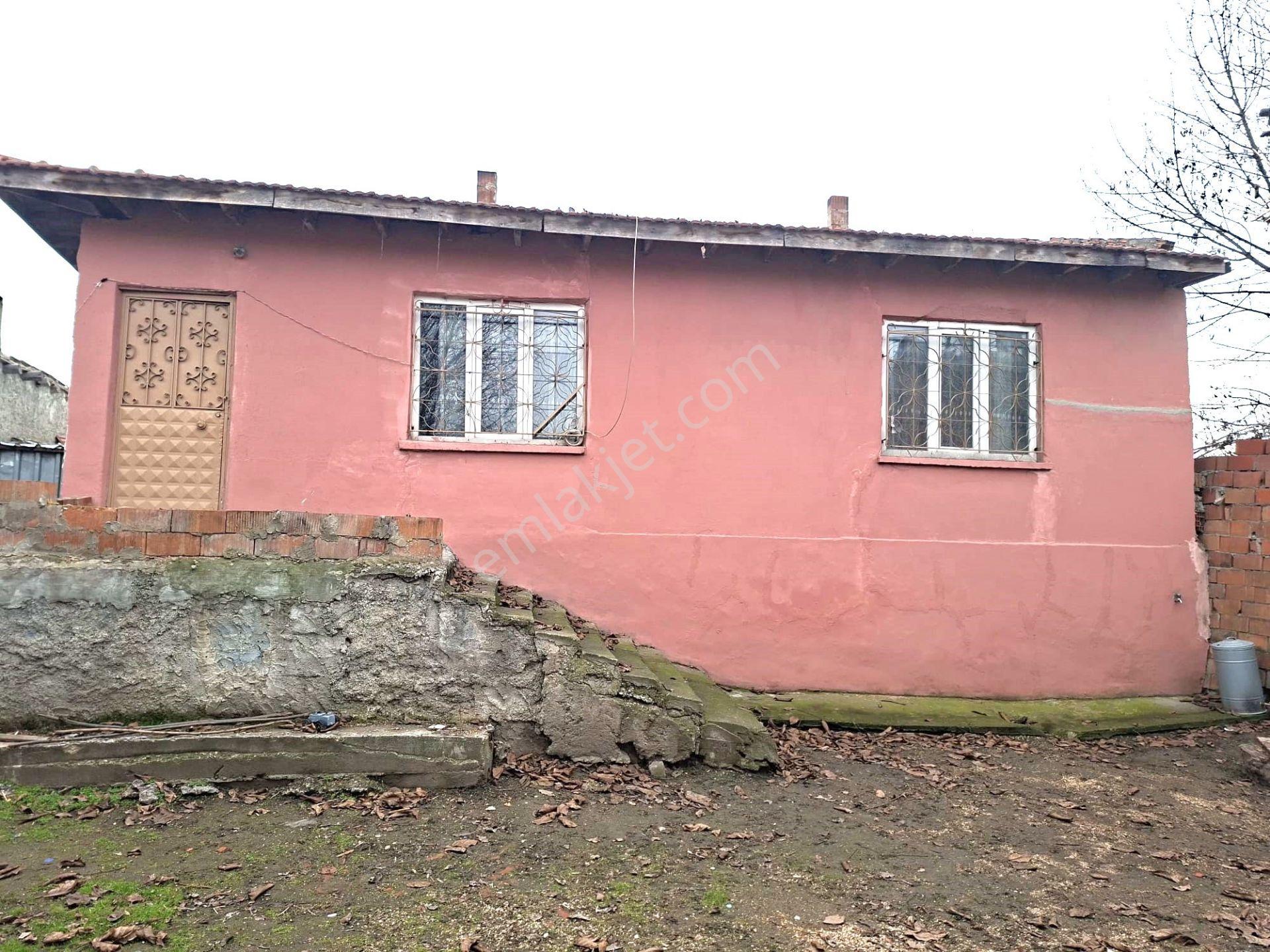 Recep Ümit'ten Fevziçakmak Mahallesinde Satılık 301 M2 Geniş Ferah Bahçeli Müstakil Yer Evi. - Görsel 25