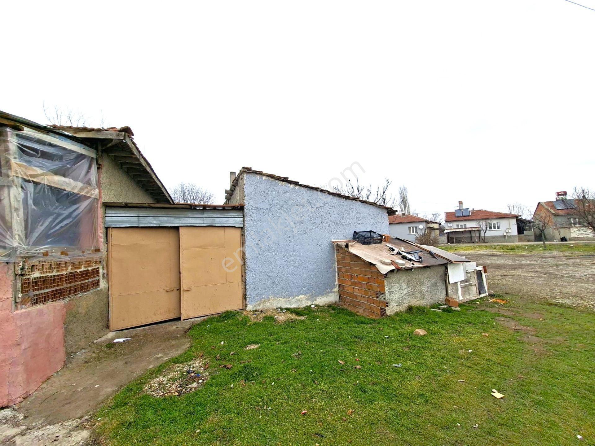 Recep Ümit'ten Fevziçakmak Mahallesinde Satılık 301 M2 Geniş Ferah Bahçeli Müstakil Yer Evi. - Görsel 35