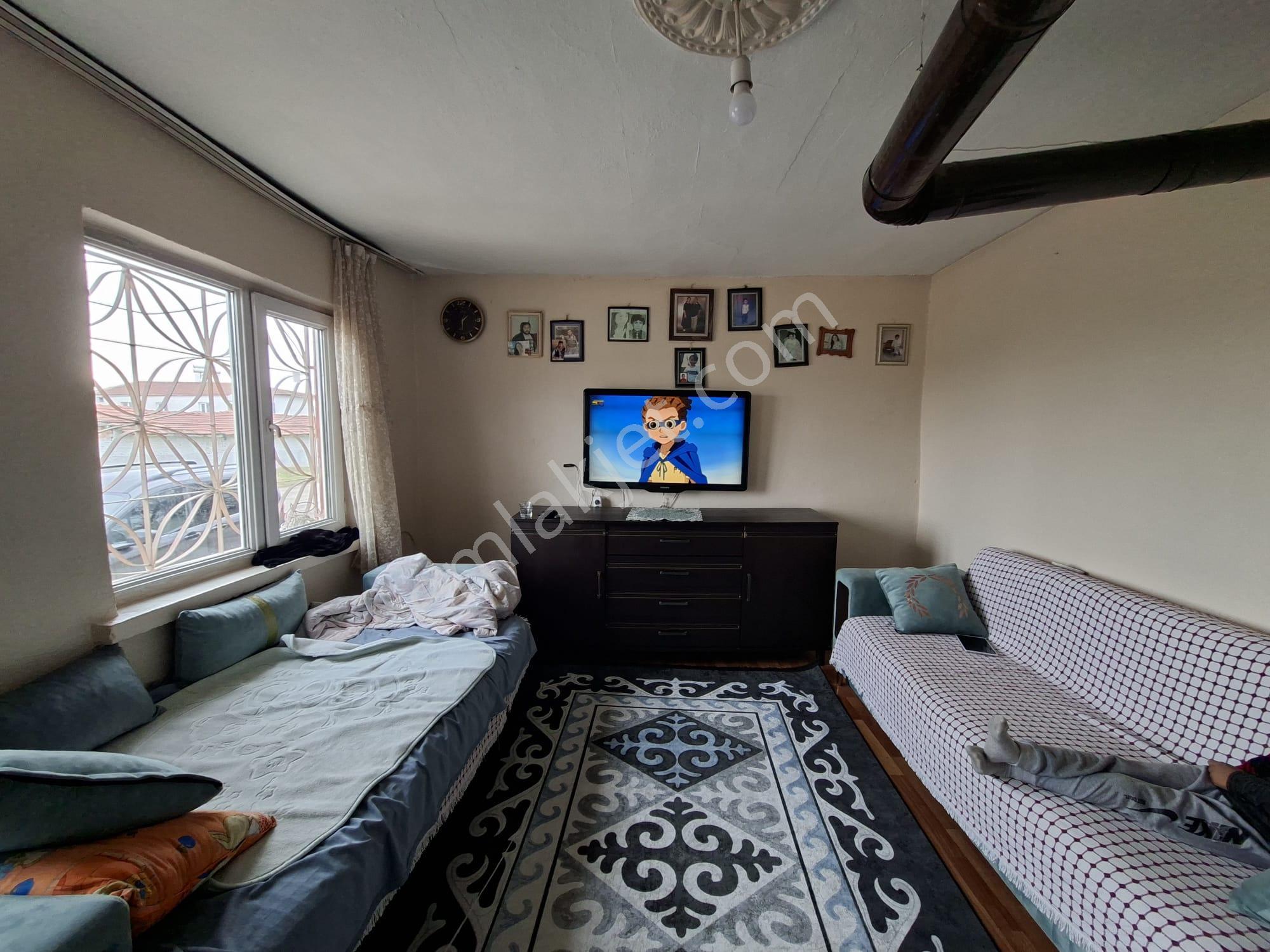 Recep Ümit'ten Fevziçakmak Mahallesinde Satılık 301 M2 Geniş Ferah Bahçeli Müstakil Yer Evi. - Görsel 7