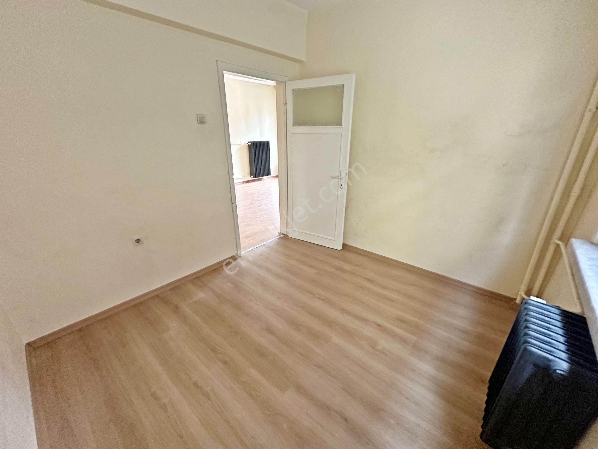 Etlik Merkez'de Park Manzaralı Yüksek Giriş 1.kat Konumunda 3+1 Altında Tam Daire Var Çift Balkon - Görsel 10