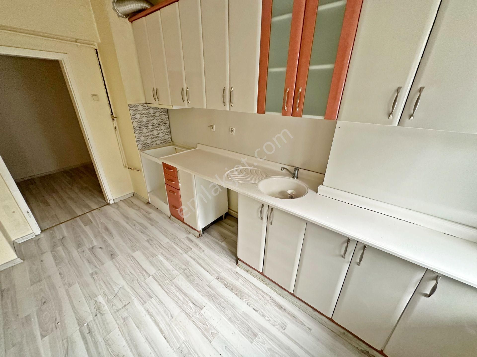 Etlik Merkez'de Park Manzaralı Yüksek Giriş 1.kat Konumunda 3+1 Altında Tam Daire Var Çift Balkon - Görsel 20