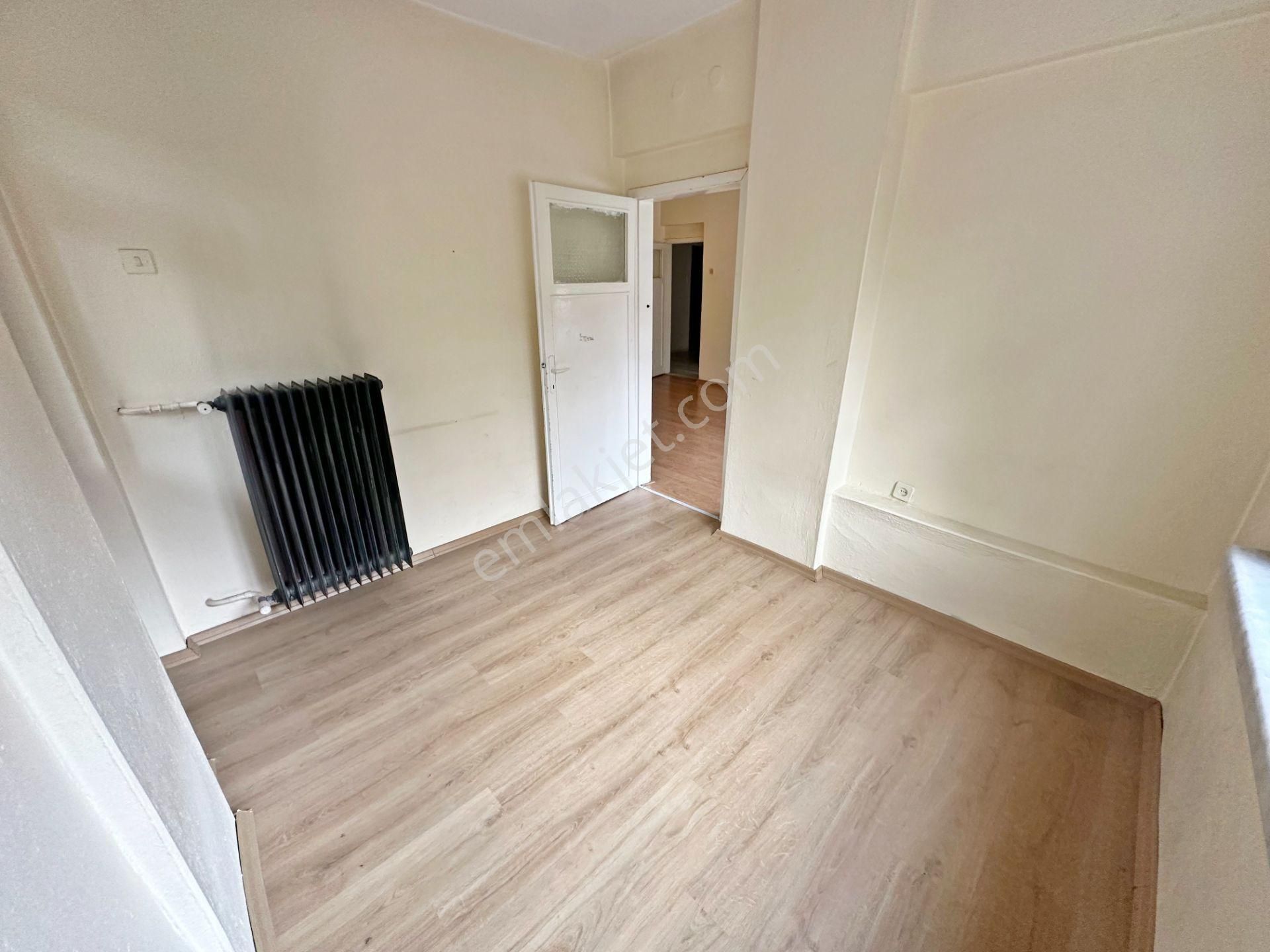 Etlik Merkez'de Park Manzaralı Yüksek Giriş 1.kat Konumunda 3+1 Altında Tam Daire Var Çift Balkon - Görsel 13