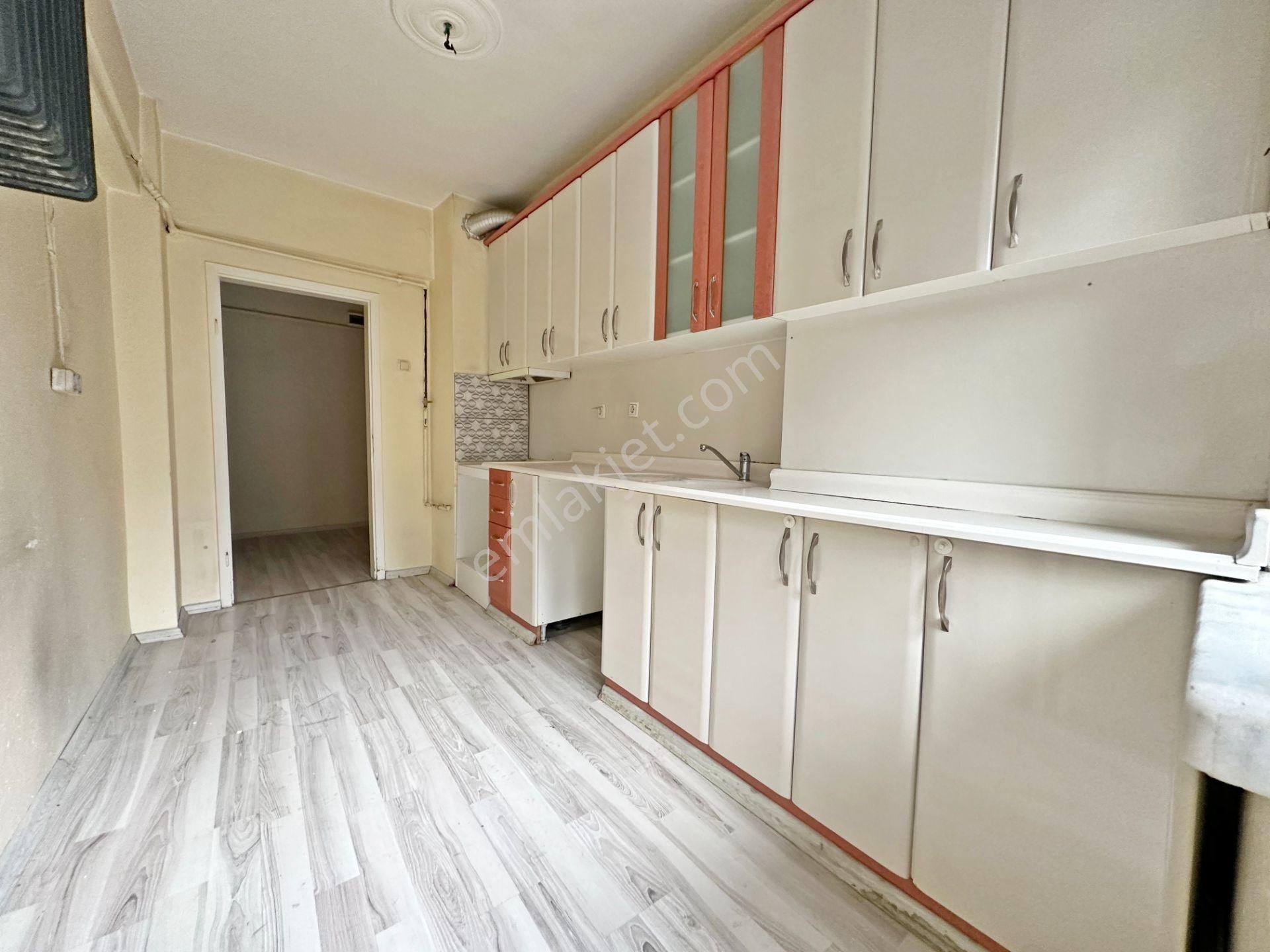 Etlik Merkez'de Park Manzaralı Yüksek Giriş 1.kat Konumunda 3+1 Altında Tam Daire Var Çift Balkon - Görsel 21