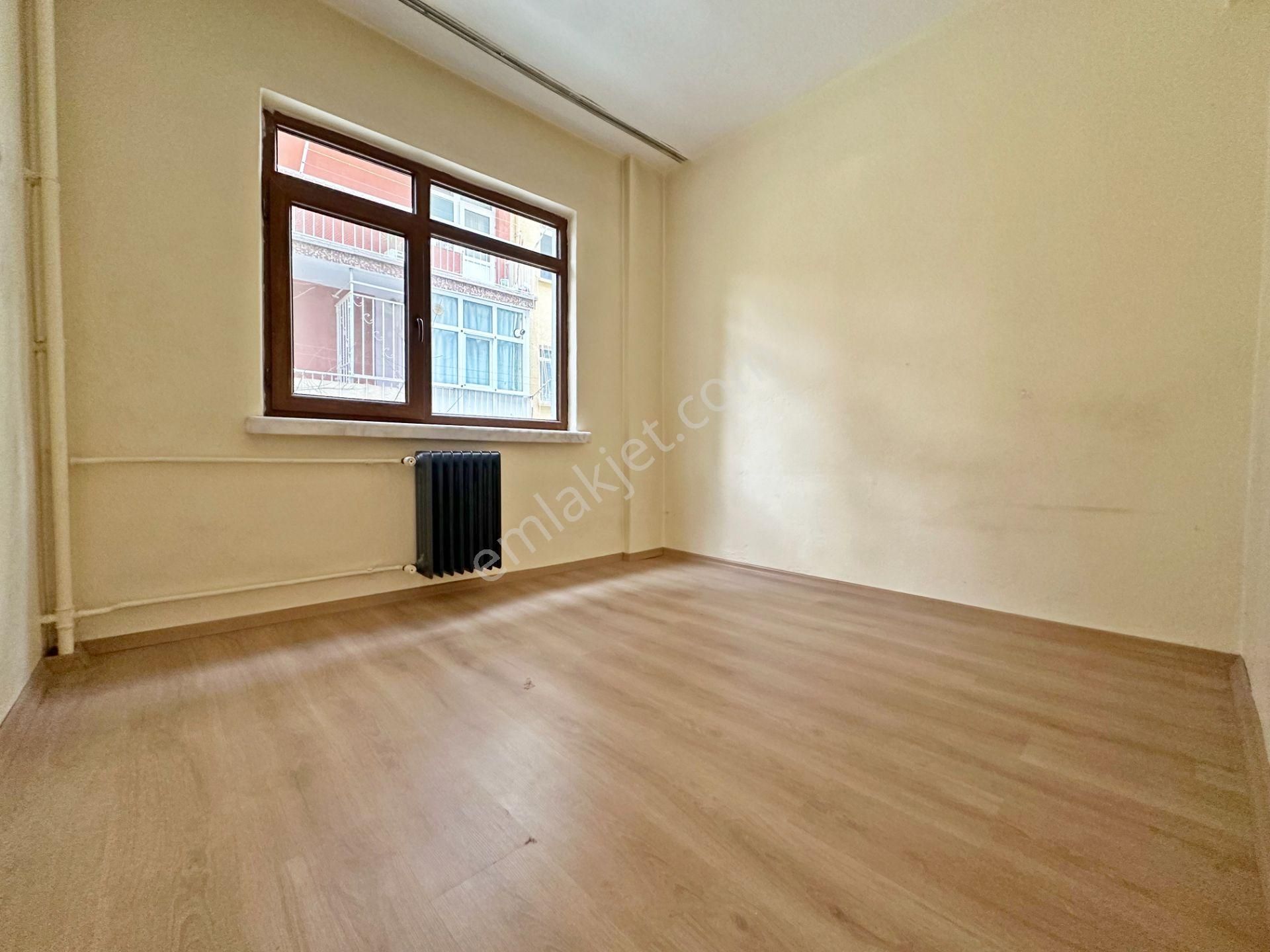 Etlik Merkez'de Park Manzaralı Yüksek Giriş 1.kat Konumunda 3+1 Altında Tam Daire Var Çift Balkon - Görsel 7