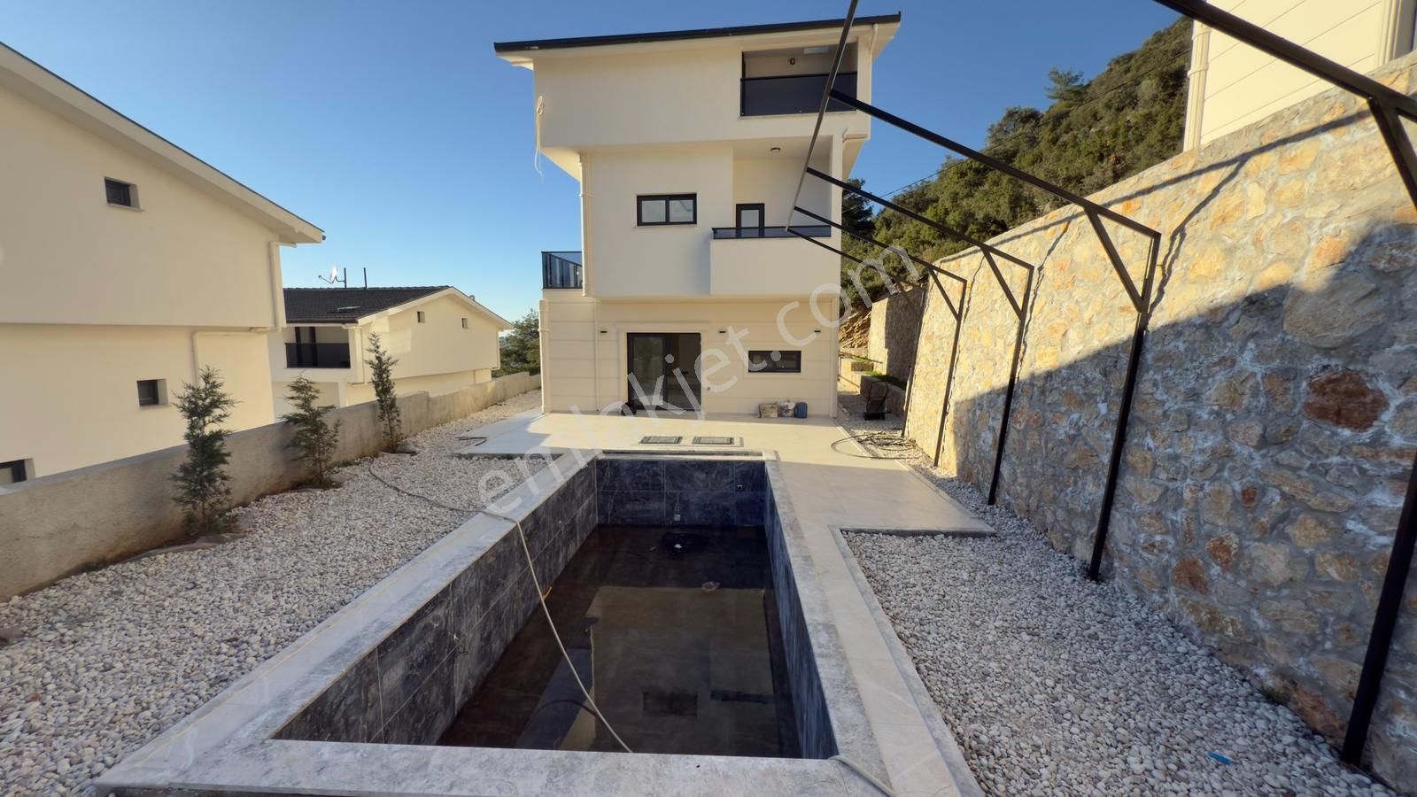 Yeşilüzümlü De Satılık Orman Manzaralı Tam Müstakil Fırsat Villa - Görsel 11