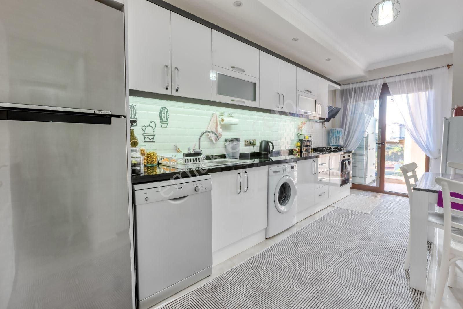 Alanya Tepe’de 2+1 Ayrı Mutfaklı Deniz Ve Kale Manzaralı Daire – Eşsiz Konum, Muhteşem Enerji! - Görsel 24