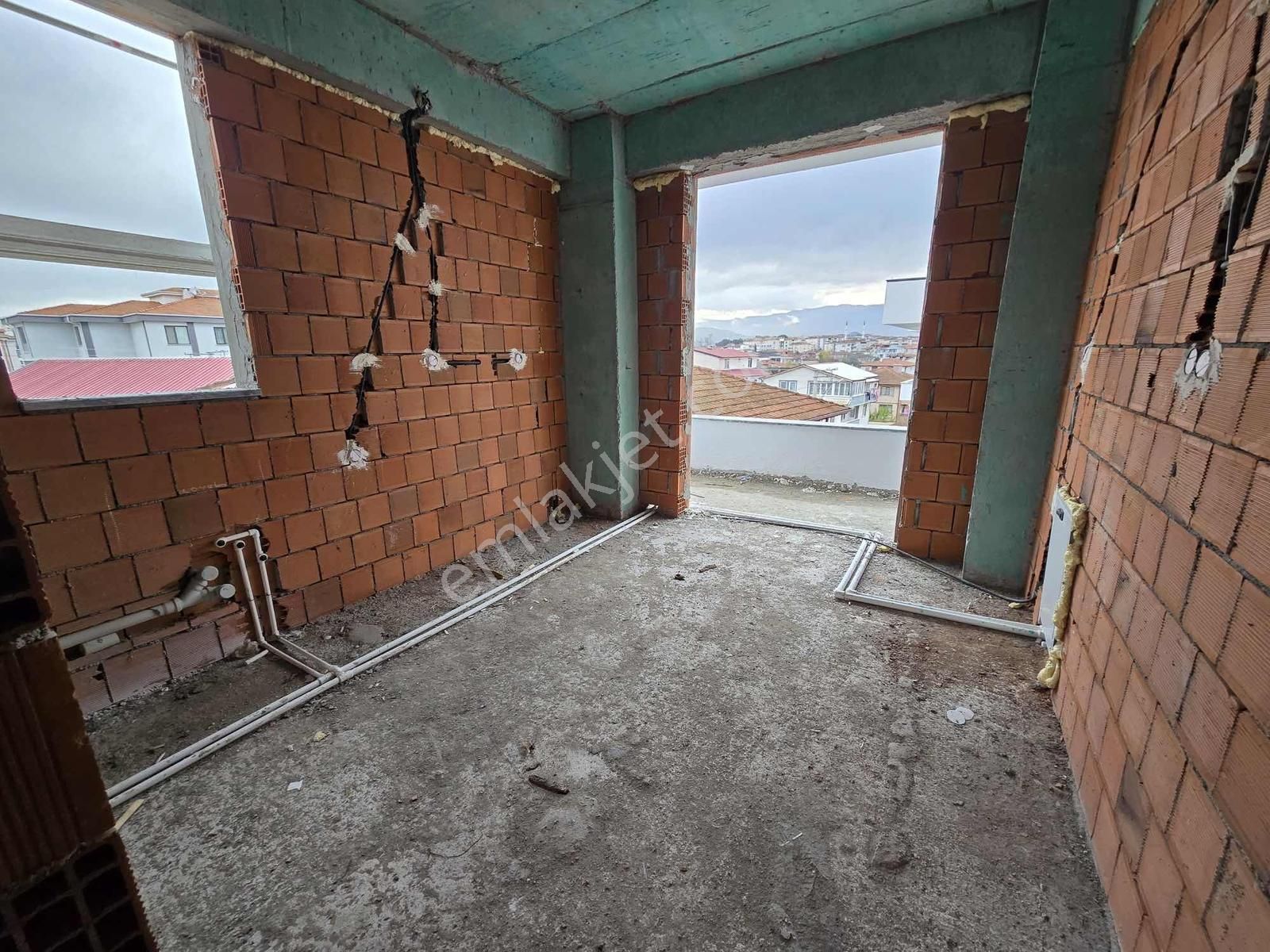 Arifiye Fatih Mahallesinde Geniş Kullanımlı Satılık 2+1 Daire - Görsel 15