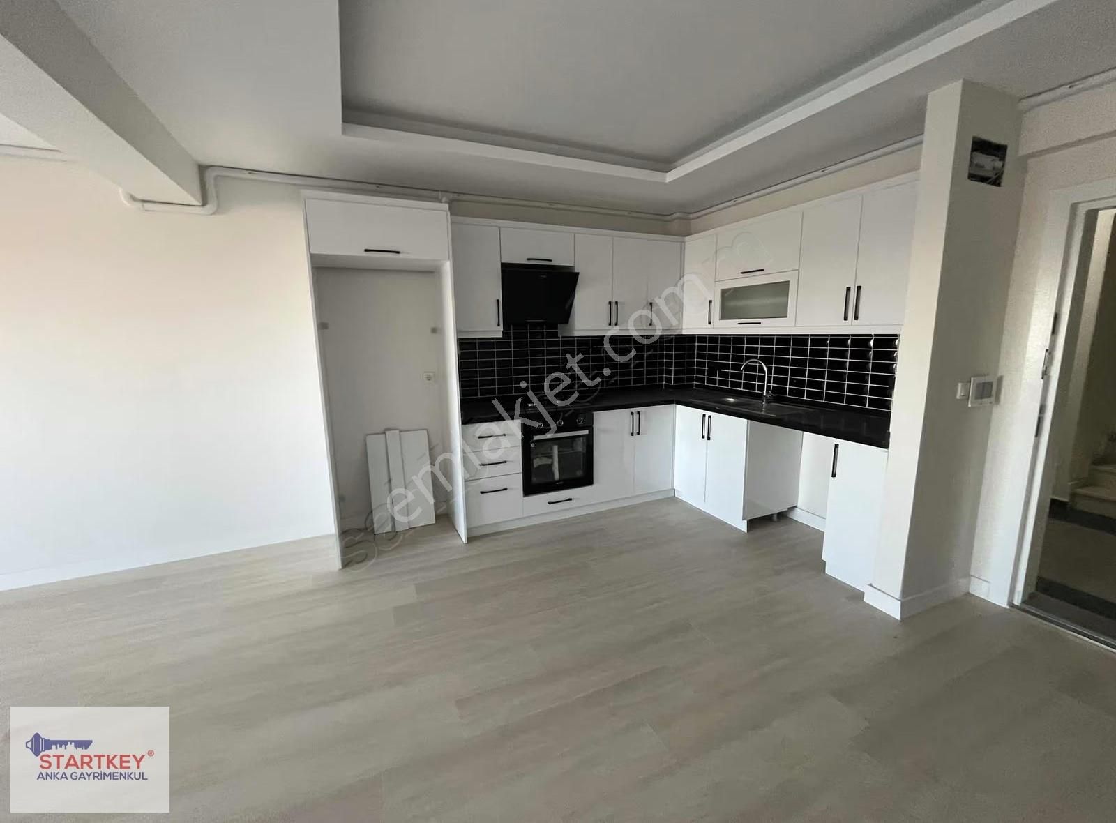 Startkey Den Burhaniyenin En Geniş 1+1 Evi Kiralık - Görsel 27