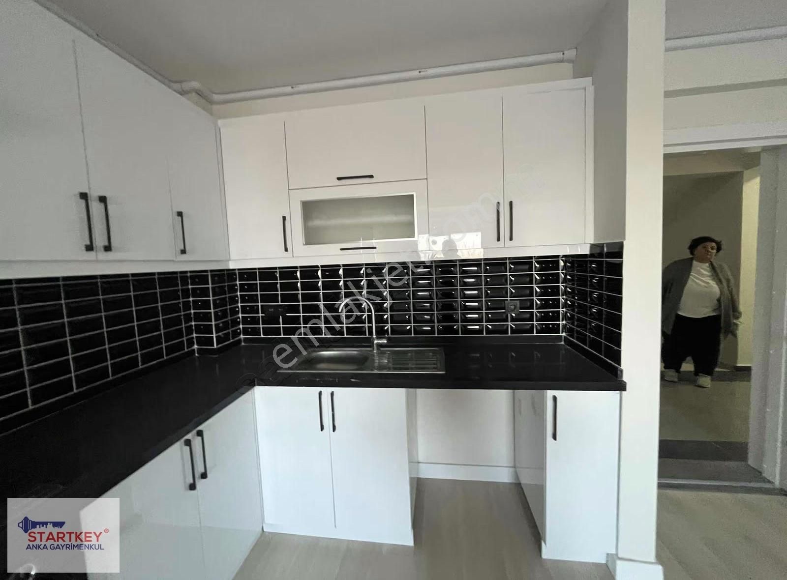 Startkey Den Burhaniyenin En Geniş 1+1 Evi Kiralık - Görsel 31