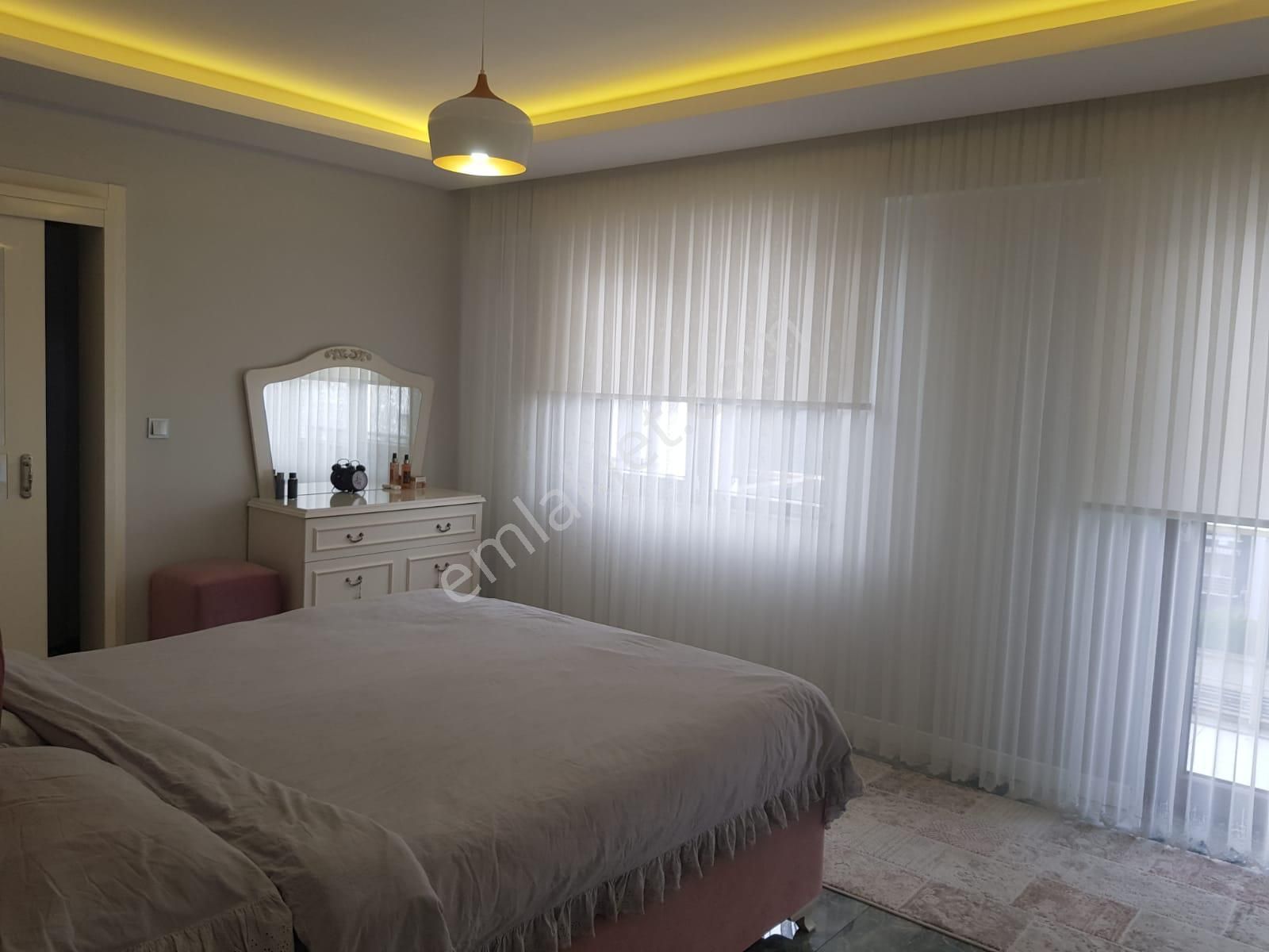 Kaan Emlaktan Yenişafakta 3+1 Lüks Satılık Daire - Görsel 6