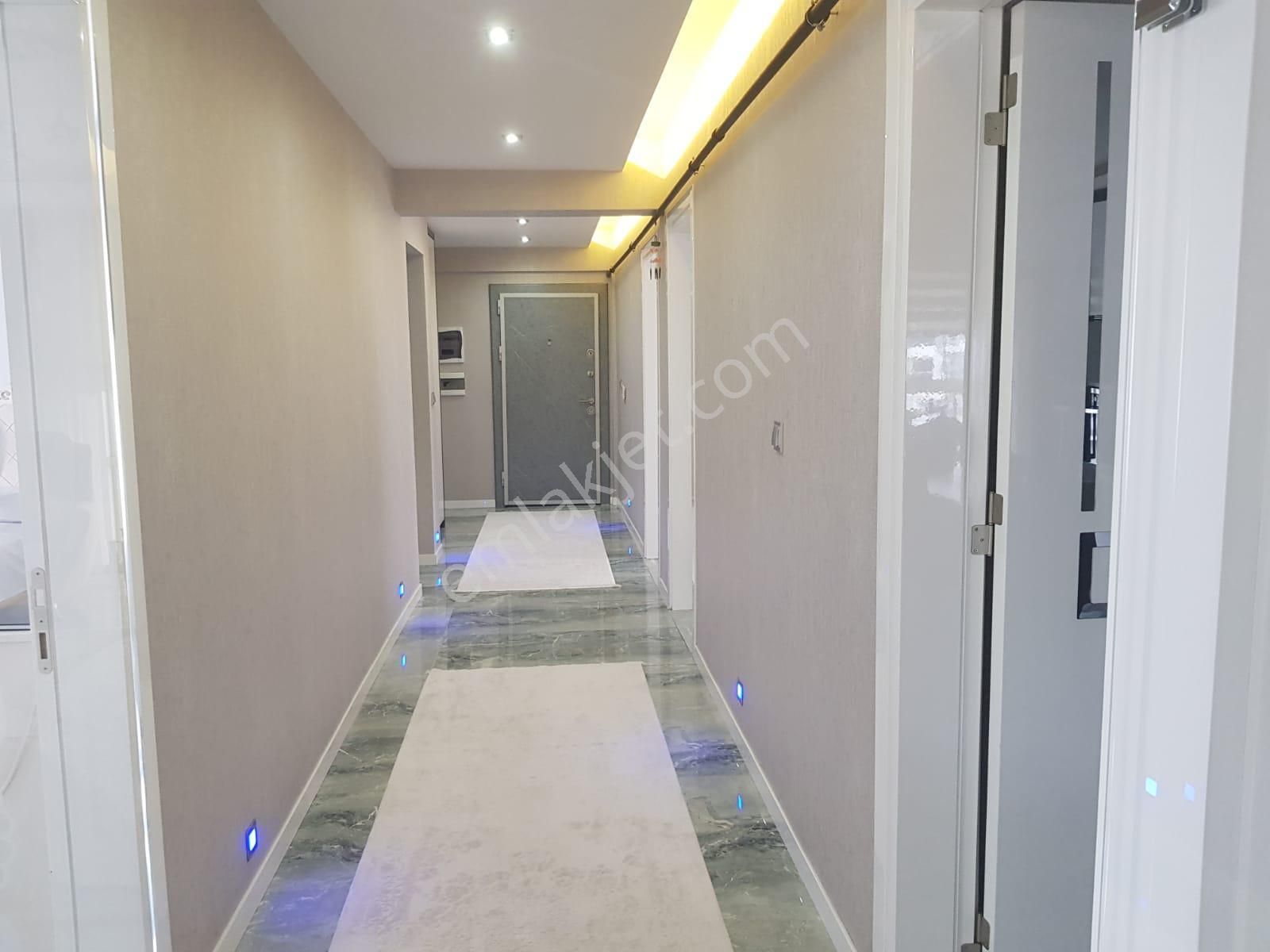 Kaan Emlaktan Yenişafakta 3+1 Lüks Satılık Daire - Görsel 8