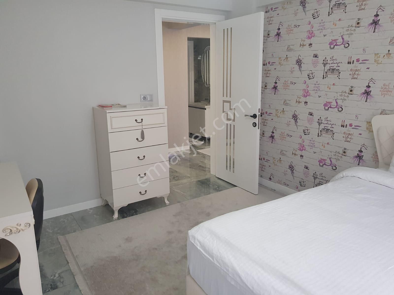 Kaan Emlaktan Yenişafakta 3+1 Lüks Satılık Daire - Görsel 14