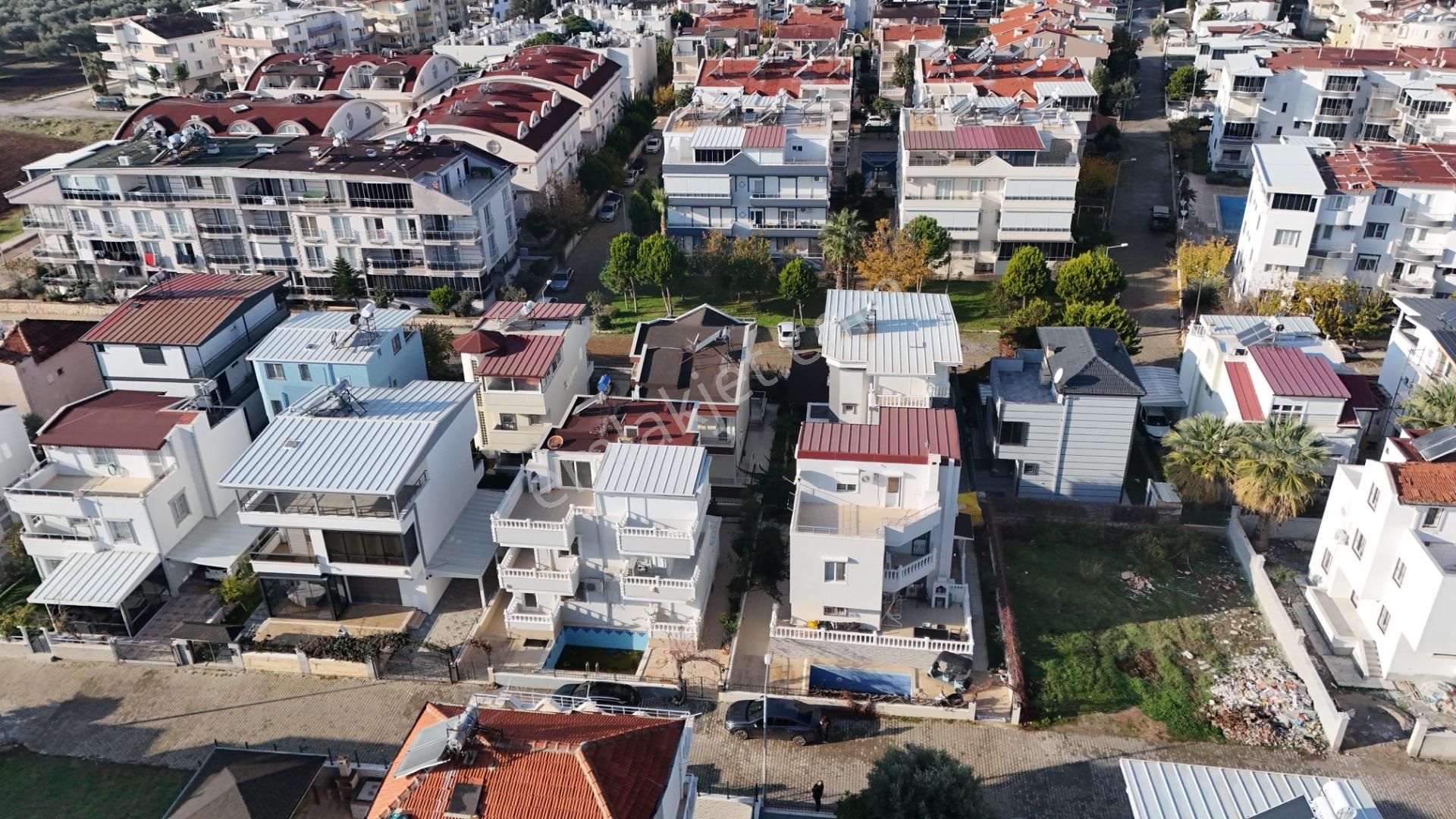 Didim Çamlık'ta Denize Yakın 3+1 Havuzlu Villa