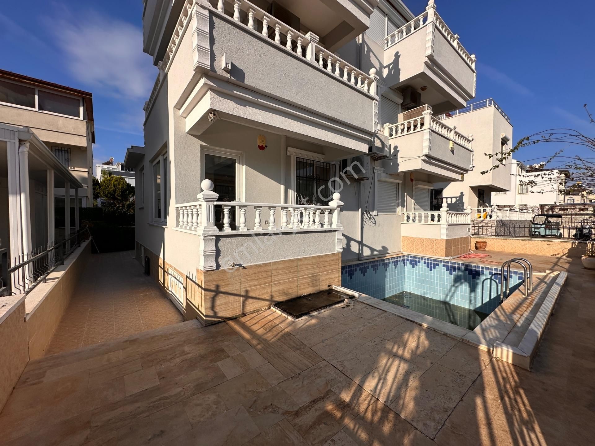 Didim Çamlık'ta Denize Yakın 3+1 Havuzlu Villa - Görsel 3