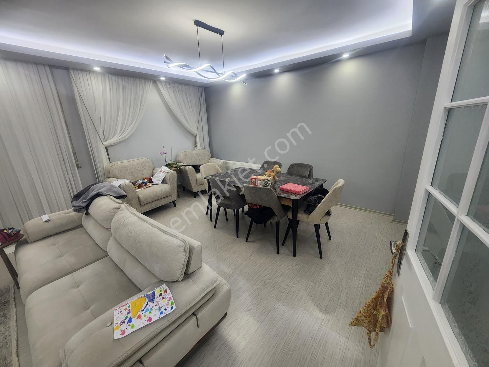 Şeker Mahallesi Sıra Evlerde Özel Tasarım Villa - Görsel 22