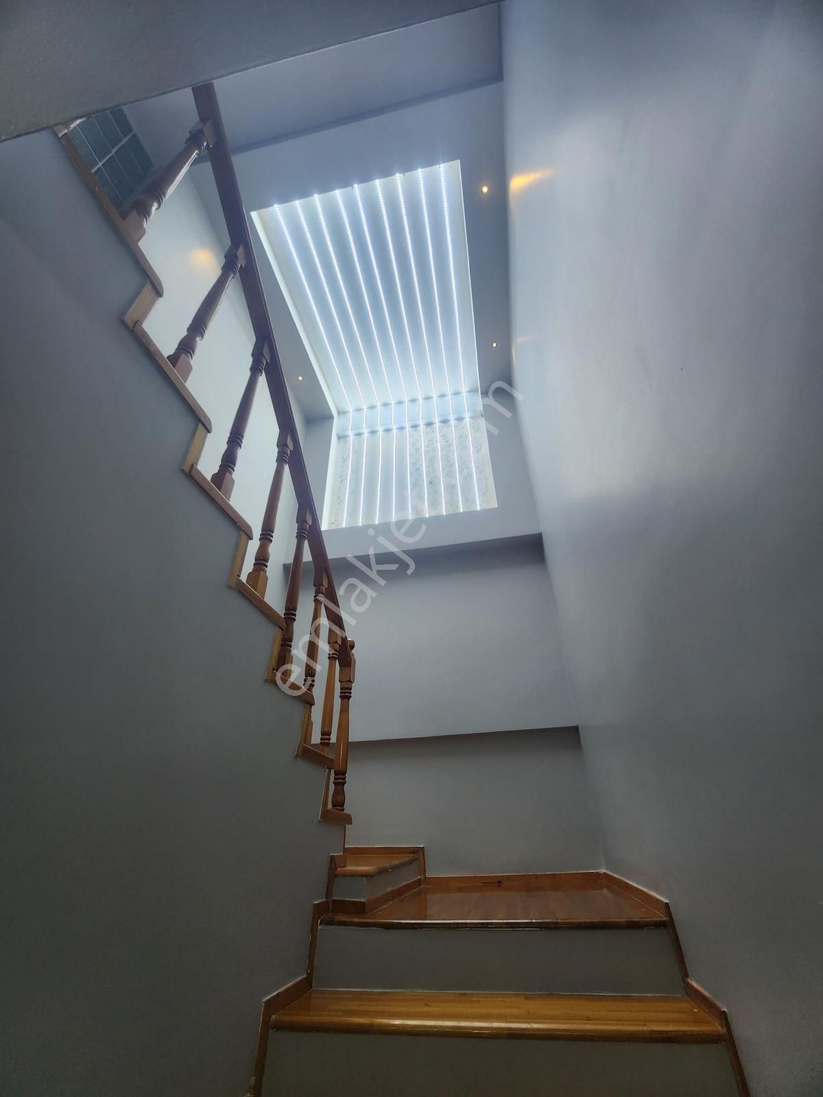 Şeker Mahallesi Sıra Evlerde Özel Tasarım Villa - Görsel 15