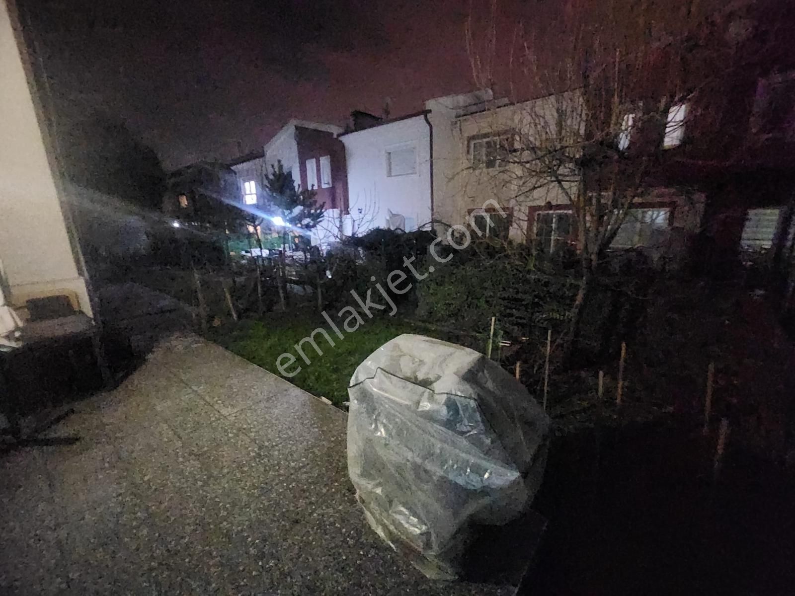 Şeker Mahallesi Sıra Evlerde Özel Tasarım Villa - Görsel 35