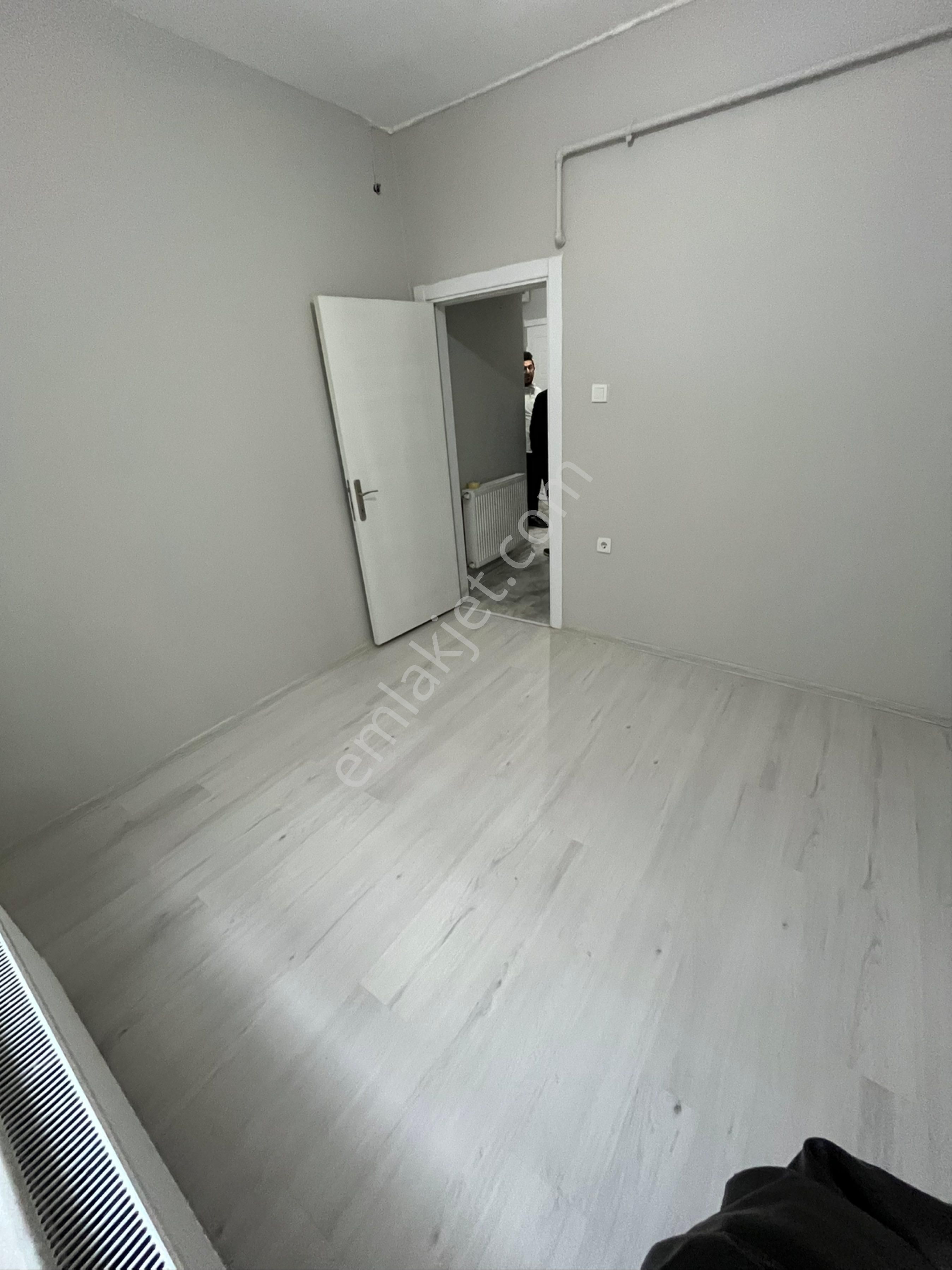 Ümraniye Atatürk Mahallesi Çavuşbaşi Caddesi Metro Yurme Mesafesi