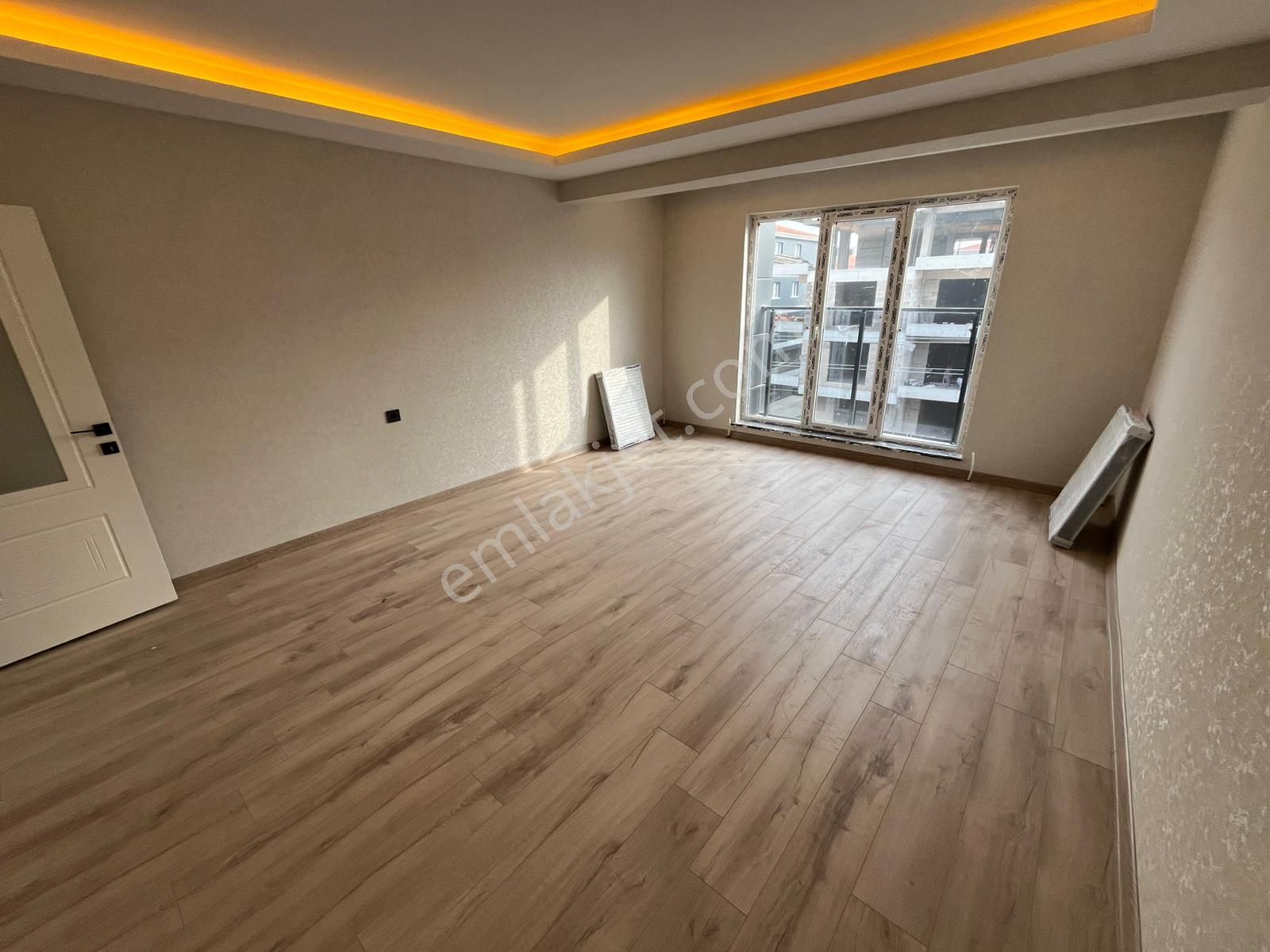 Yenikenet 29 Ekim Mh 3+1 Ara Kat Güney Cephe Ebeveyn Banyolu-asansörlü - G.odalı Sıfır Daireler!! - Görsel 6